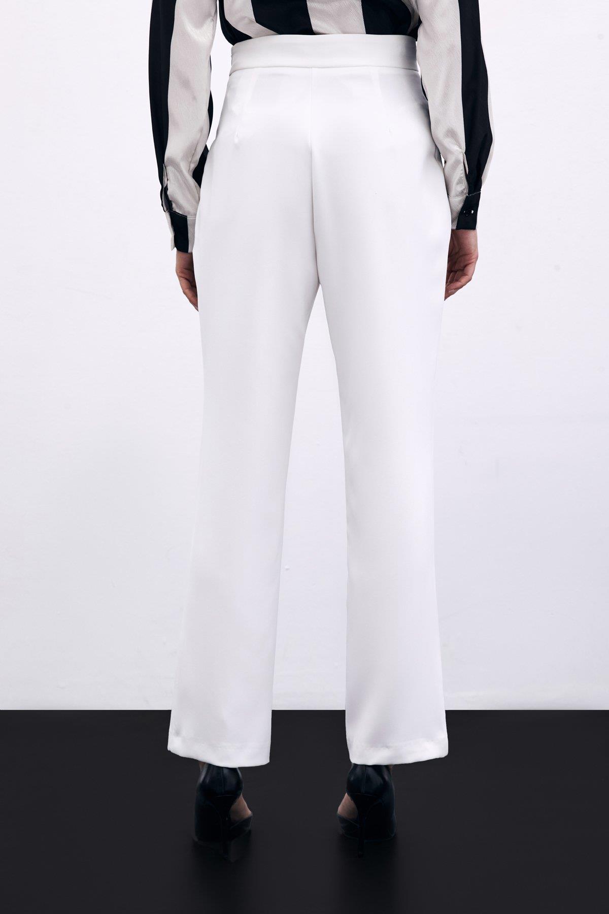 Wholesale Women's Ecru Trousers with Accessory Detail 0033-1113-5007
