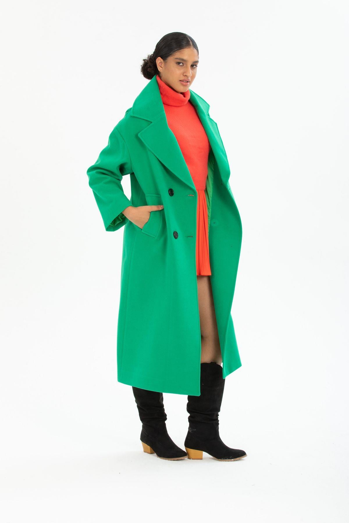 Wholesale Women's Grass Green Buttoned Pocketed Oversized Lined Coat