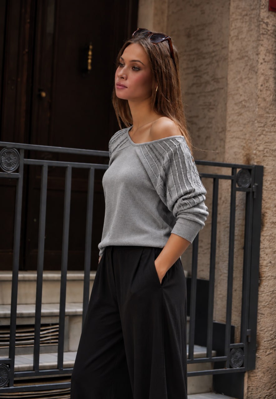 Wholesale Women's Gray Lurex-Thread Textured Yoke Knit Sweater 0037-3713
