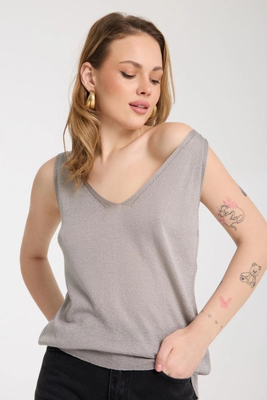 Wholesale Women's Gray Mercerized Knit Top with Front and Back V-Neck 0037-3360