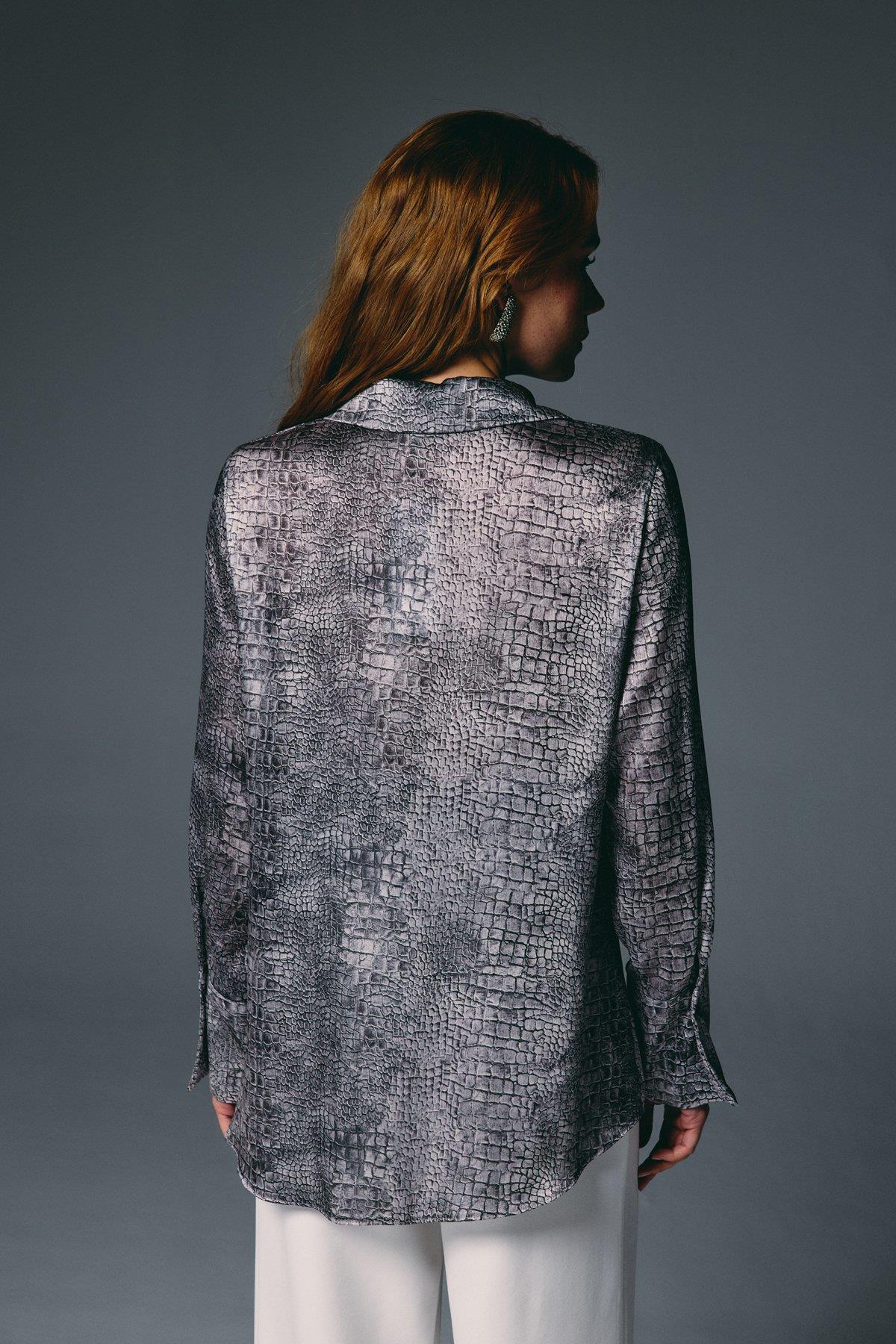 Wholesale Women's Gray Patterned Shirt with Wide Cuffs 0033-1929-2586