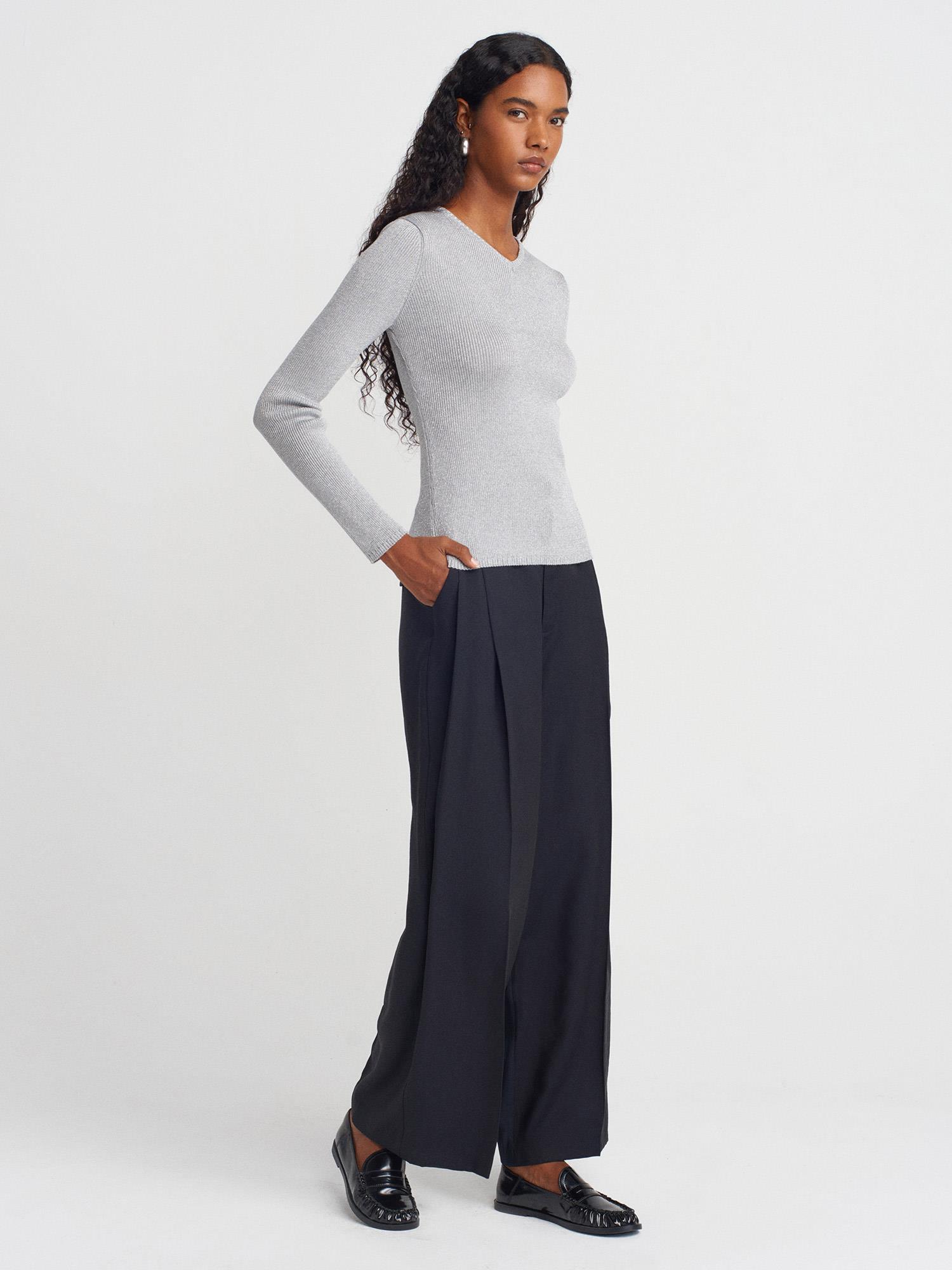 Wholesale Women's Gray V-Neck Lurex Knit Sweater 0431W26-10803