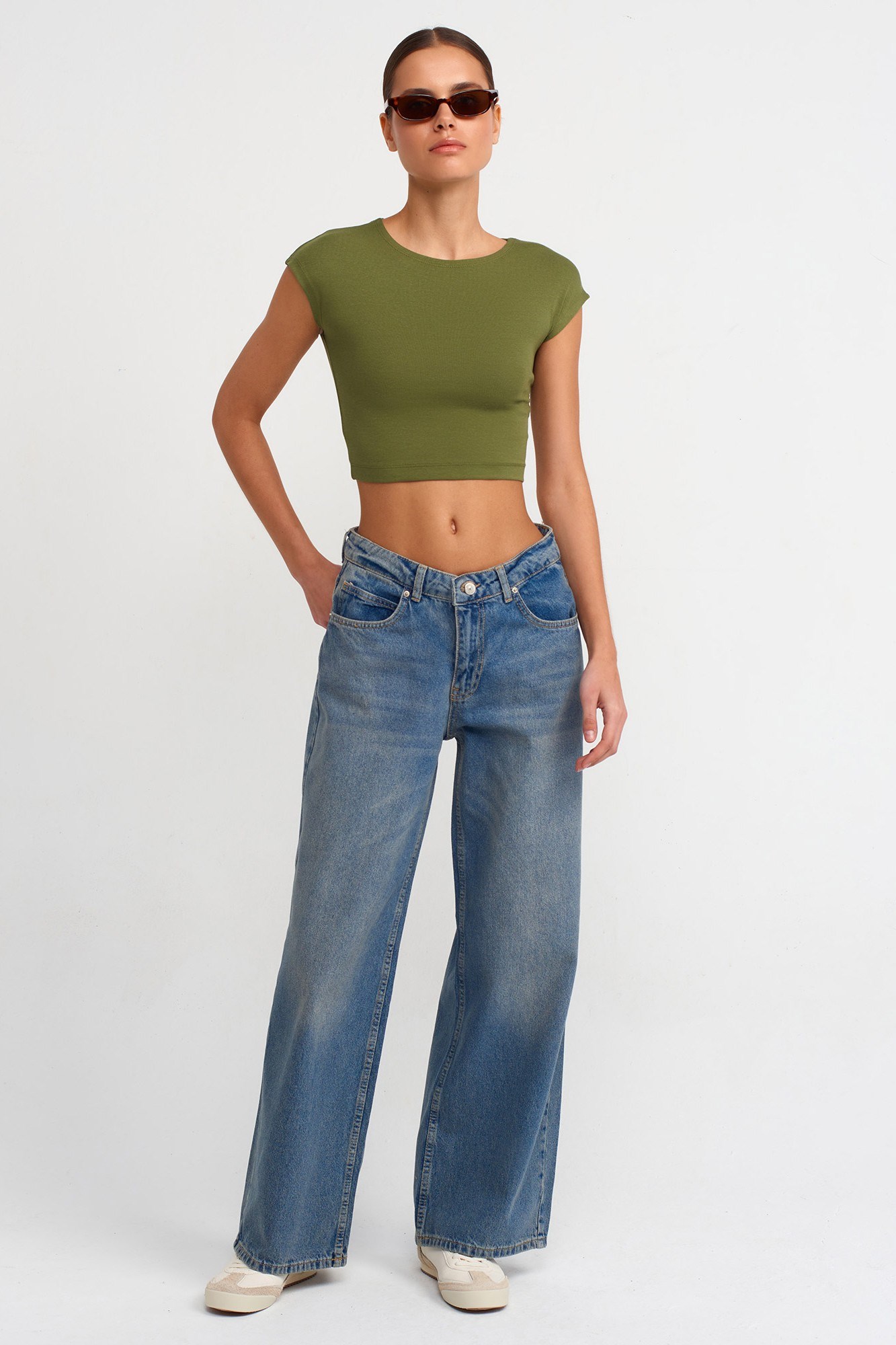 Wholesale Women's Khaki Modal-Cotton Cropped T-Shirt 0431-30528