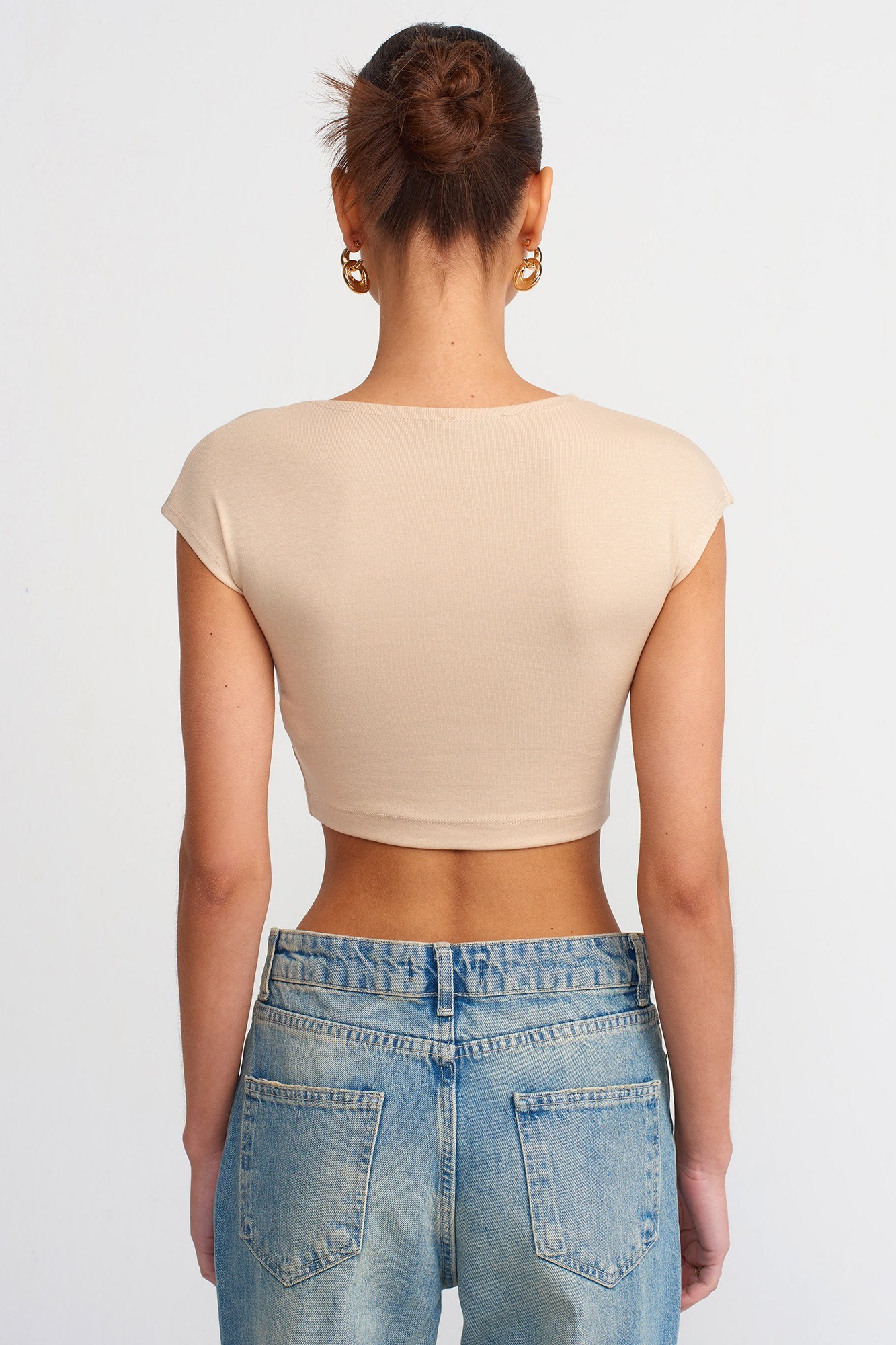 Wholesale Women's Light Beige Modal-Cotton Cropped T-Shirt 0431-30528