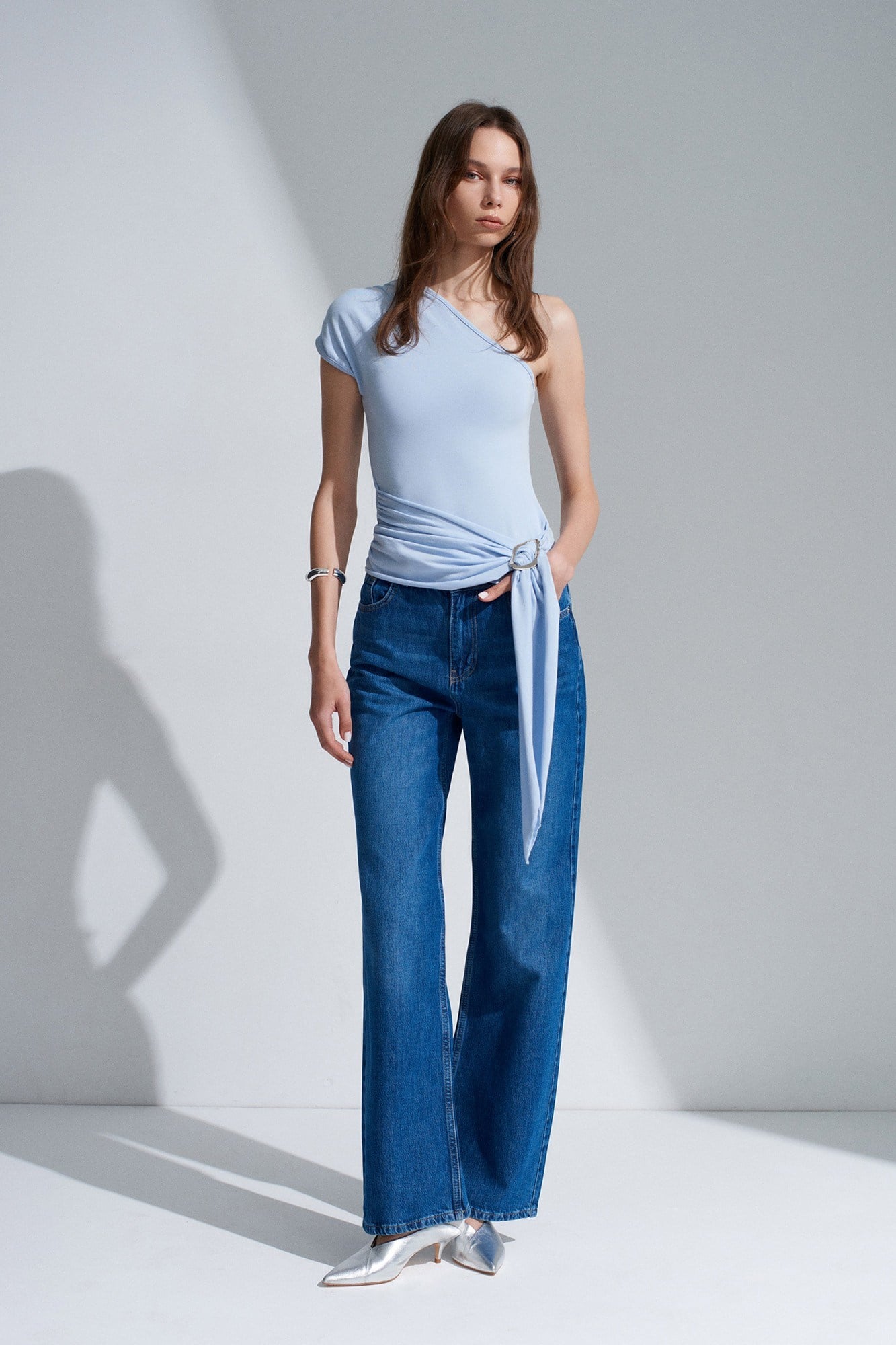 Wholesale Women's Light Blue One-Shoulder Buckle-Detailed Draped Top 0431-32877