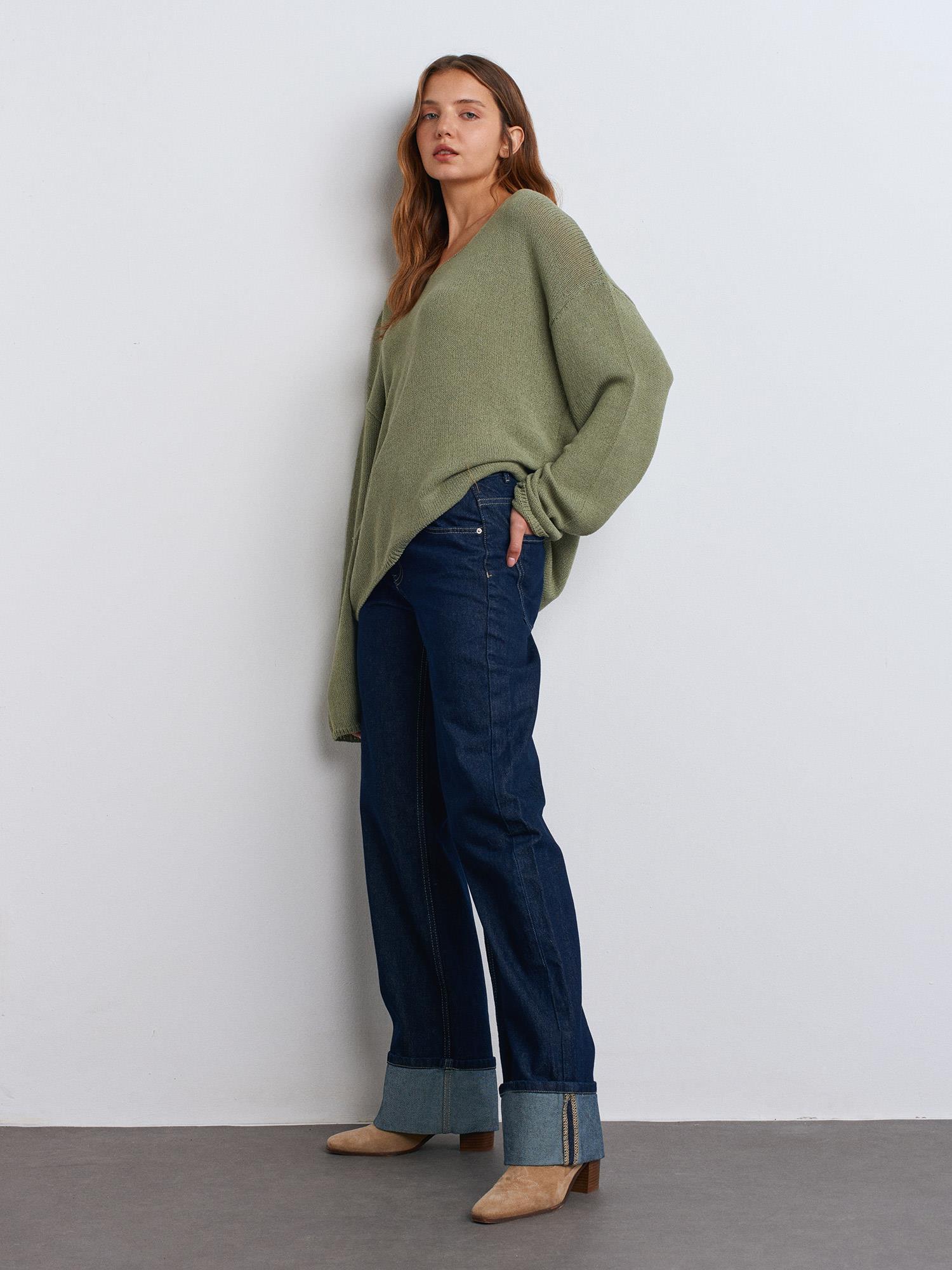 Wholesale Women's Light Khaki Scoop-Neck Flowy Sweater 0431-10706