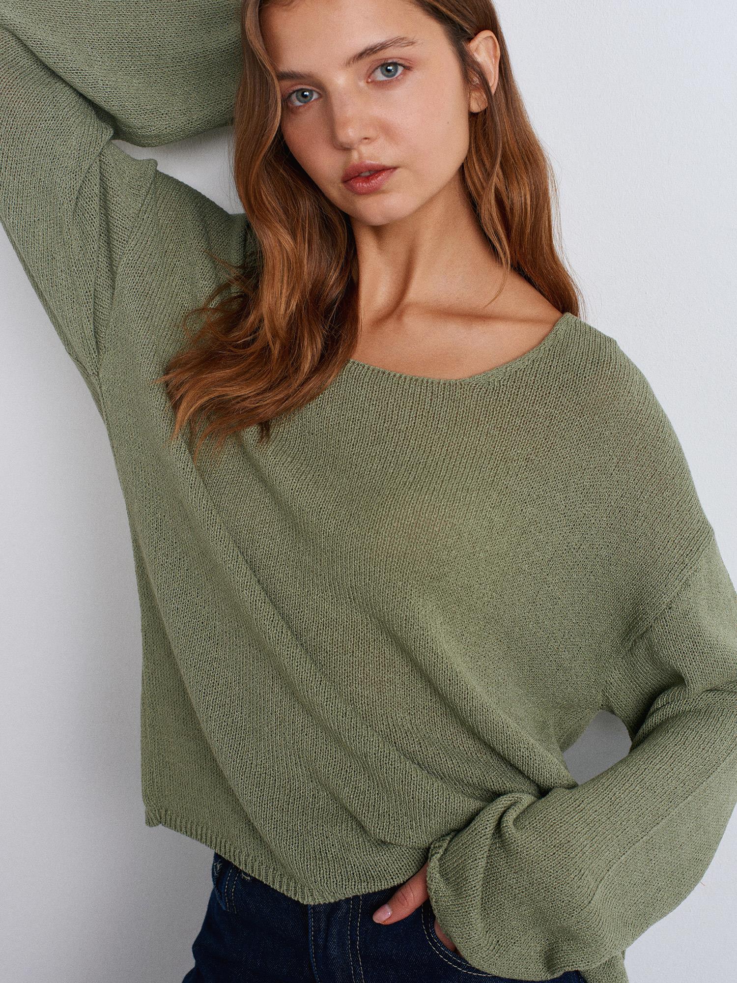 Wholesale Women's Light Khaki Scoop-Neck Flowy Sweater 0431-10706