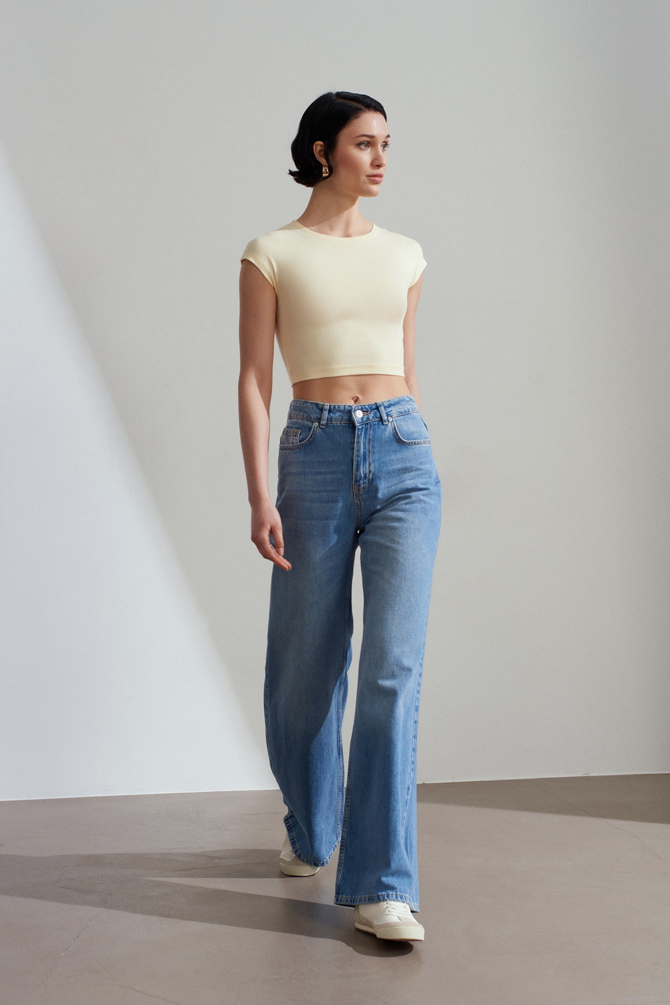 Wholesale Women's Light Yellow Modal-Cotton Cropped T-Shirt 0431-30528