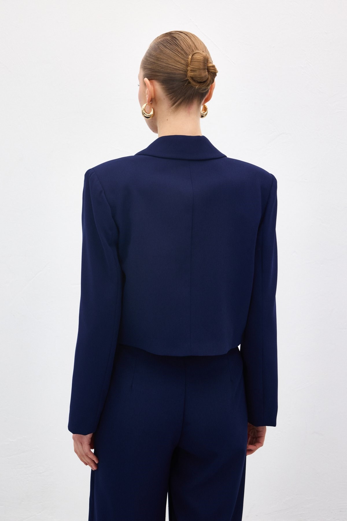 Wholesale Women's Navy Cropped Blazer with Notched Collar STN139KCE1985
