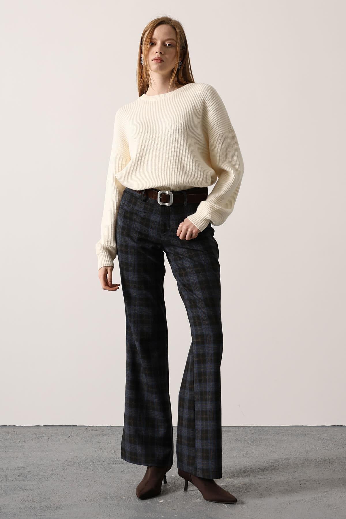 Wholesale Women's Navy Plaid Trousers with Belt 0061-36629