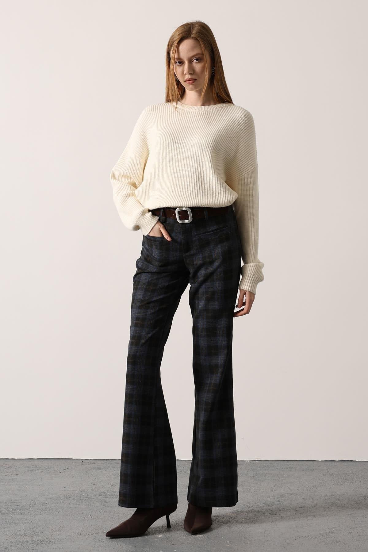Wholesale Women's Navy Plaid Trousers with Belt 0061-36629