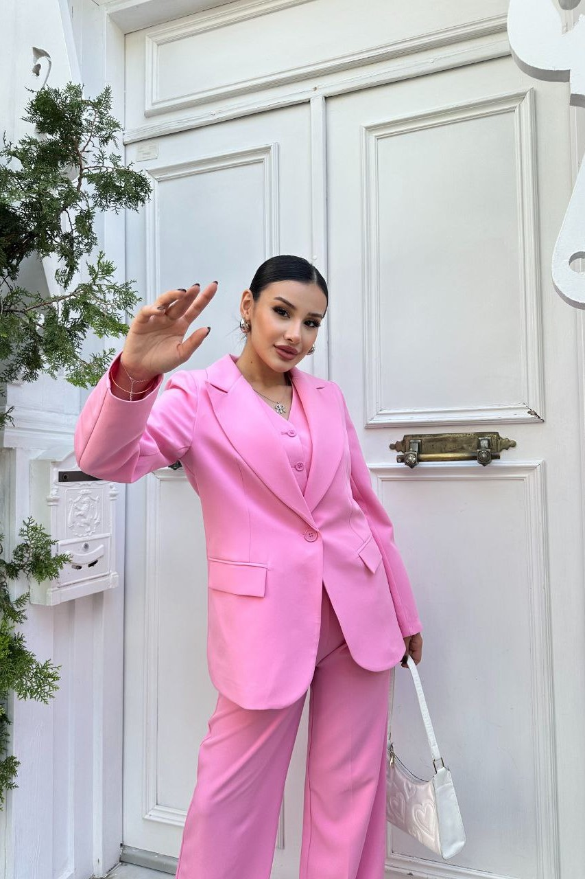 Wholesale Women's Pink Three-Piece Suit  0043-1955