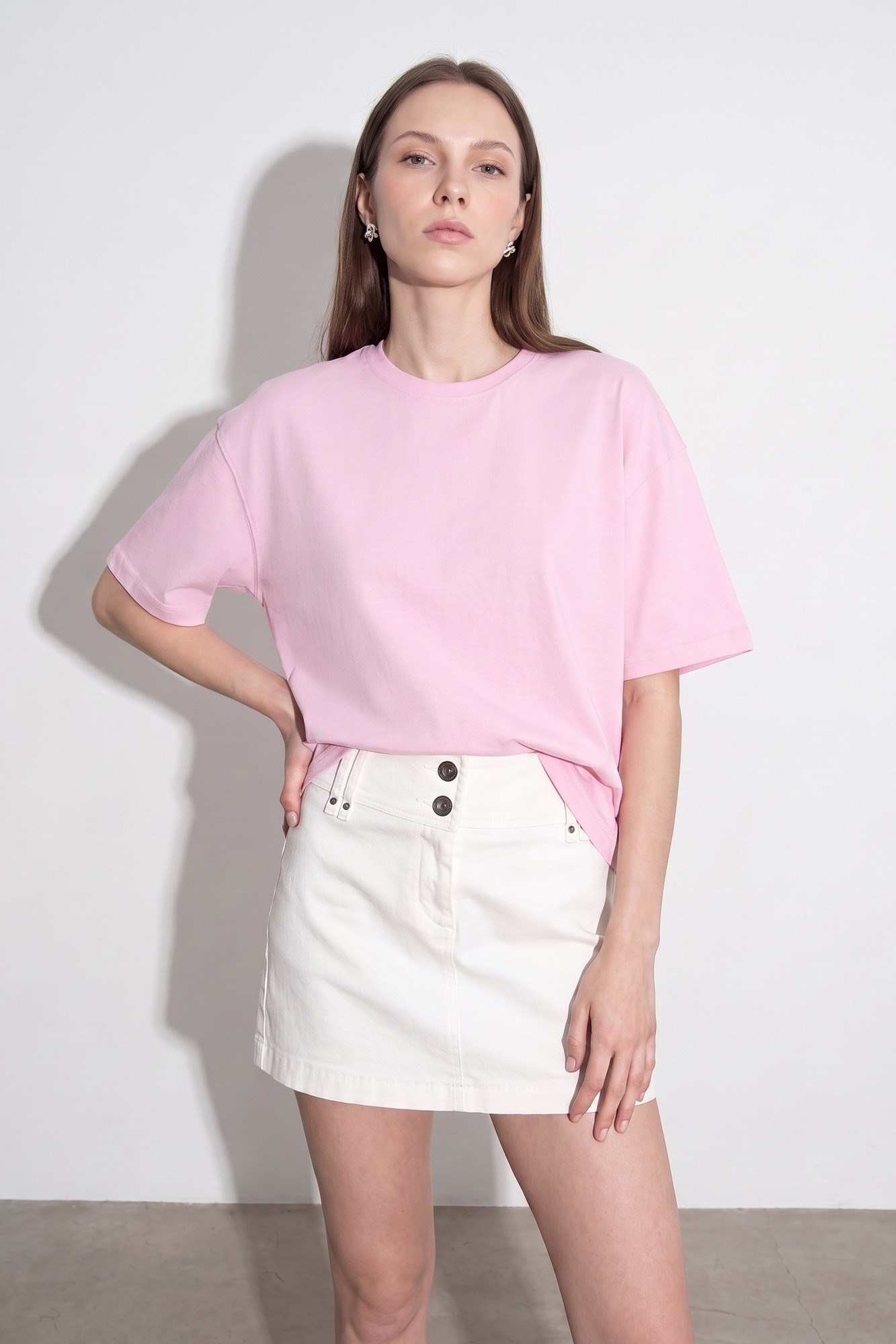 Wholesale Women's Powder Pink Crew-Neck Basic T-Shirt 0431-31017