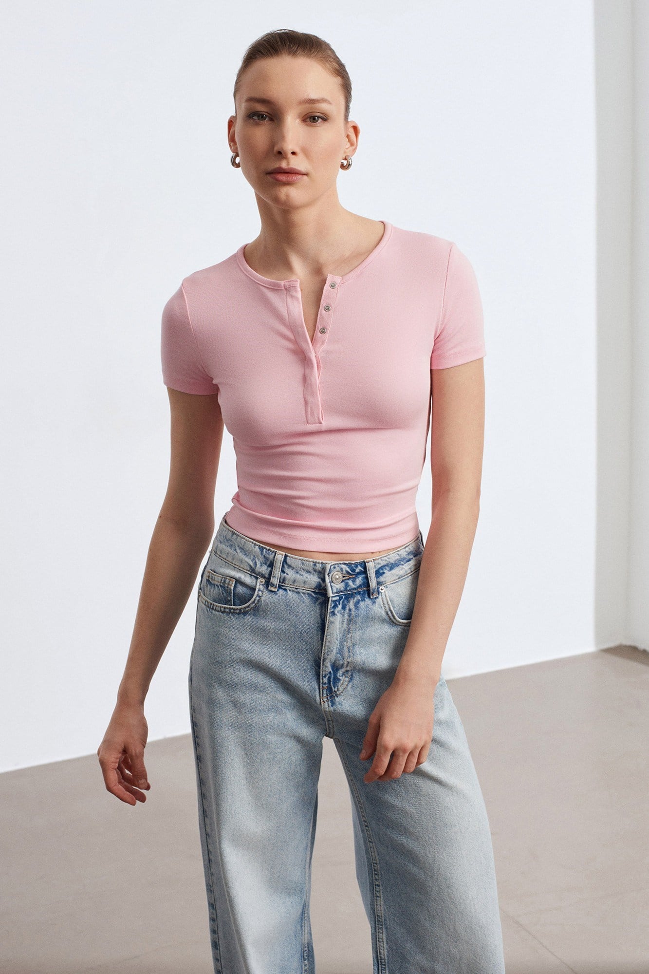 Wholesale Women's Powder Pink Modal-Cotton Snap-Button Cropped Tee 0431-31704