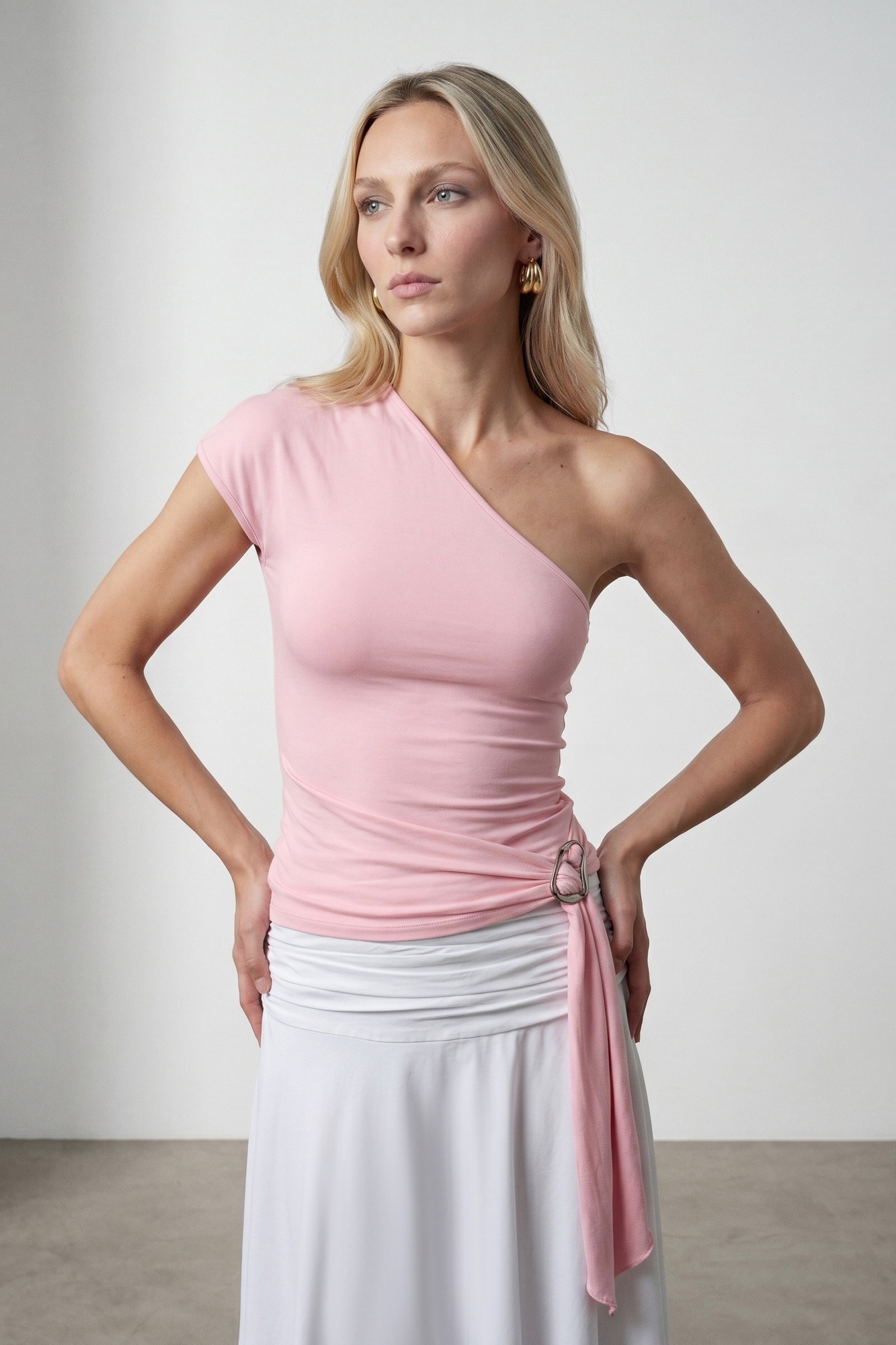 Wholesale Women's Powder Pink One-Shoulder Buckle-Detailed Draped Top 0431-32877