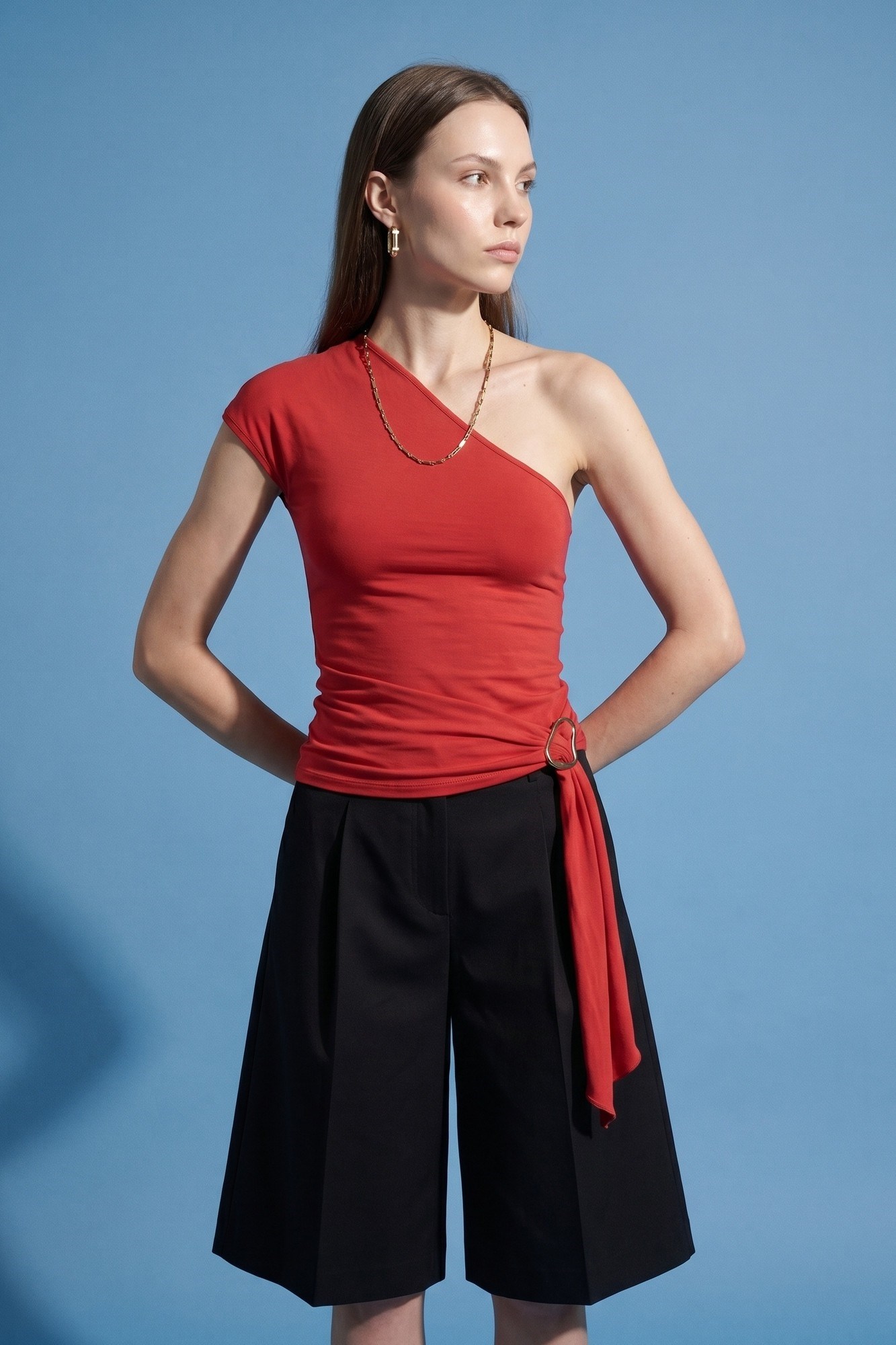 Wholesale Women's Red One-Shoulder Buckle-Detailed Draped Top 0431-32877