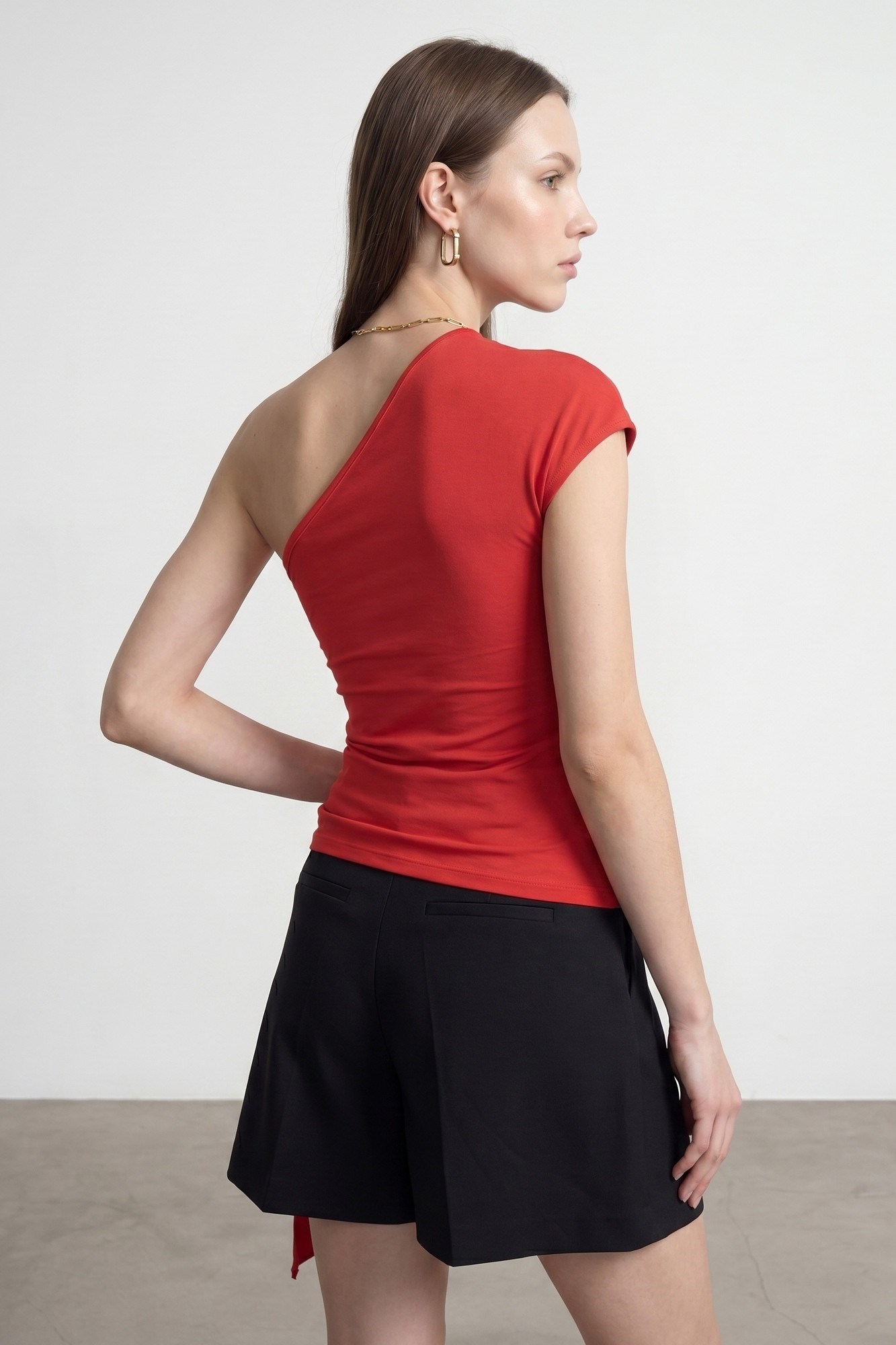 Wholesale Women's Red One-Shoulder Buckle-Detailed Draped Top 0431-32877