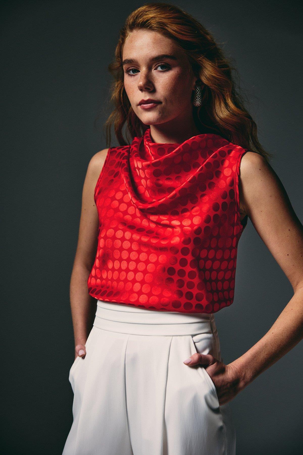 Wholesale Women's Red Satin Jacquard Sleeveless Blouse 0033-1953-1611