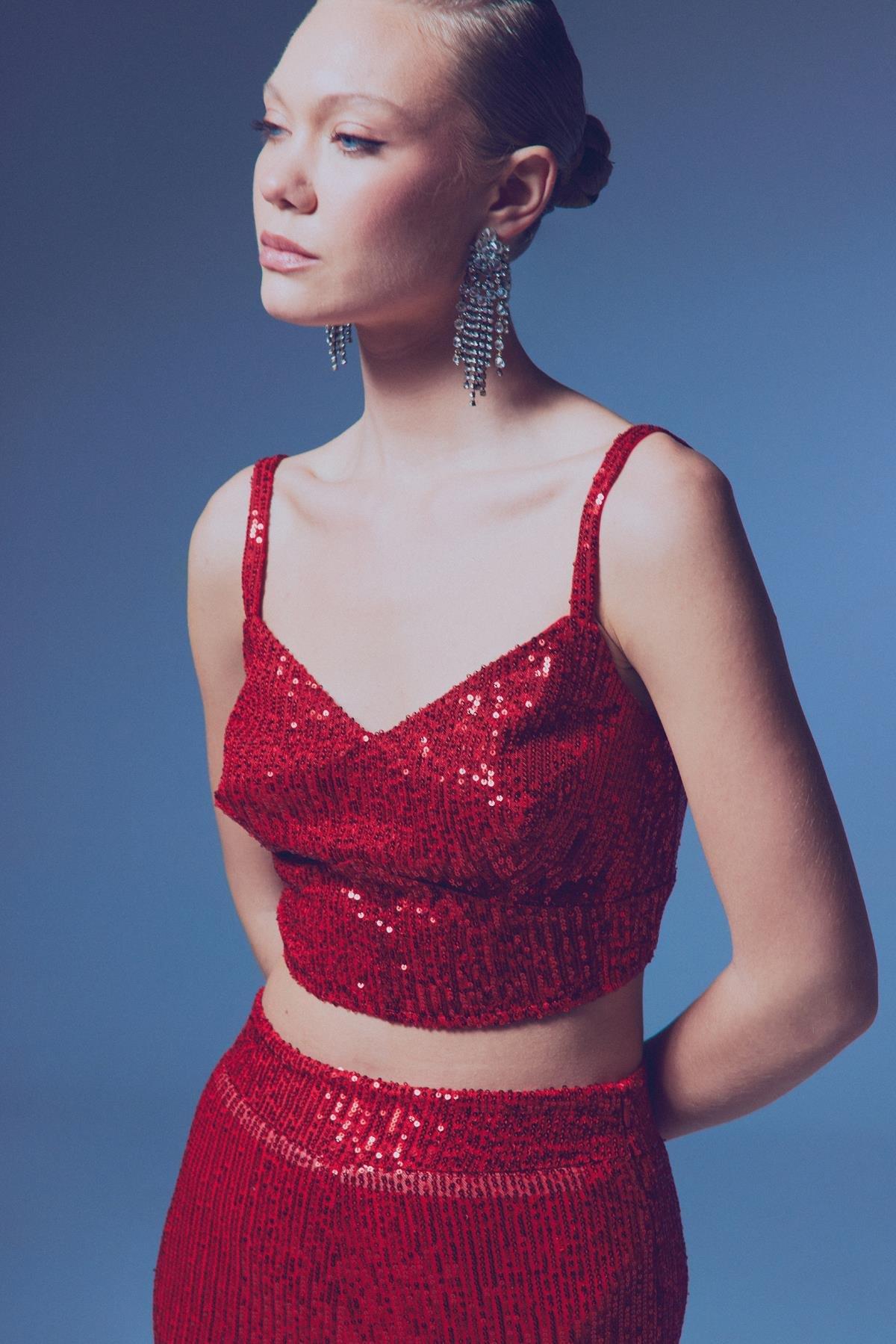 Wholesale Women's Red Sequined Strappy Crop Top 0033-1674-1554