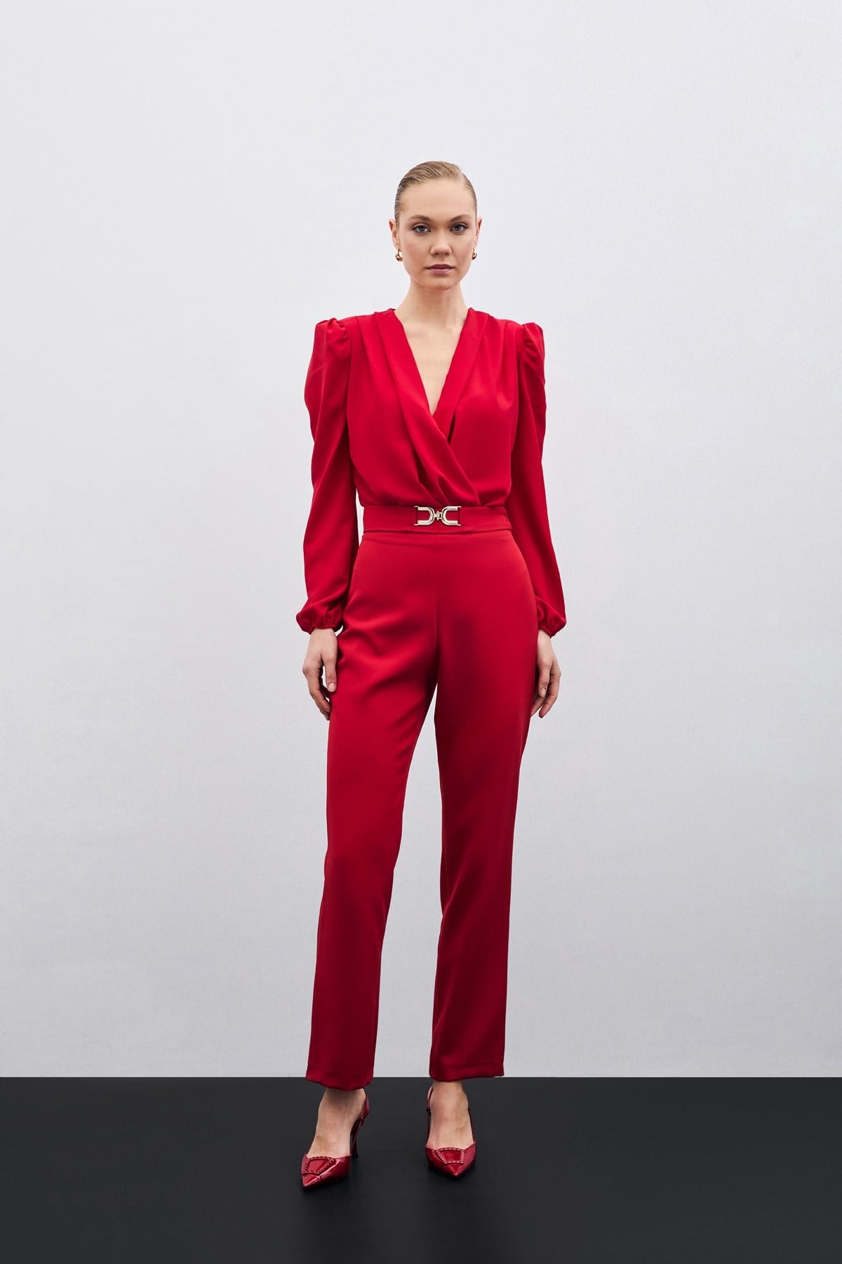 Wholesale Women's Red Trousers with Gold Buckle Accessory STN139KPA1113