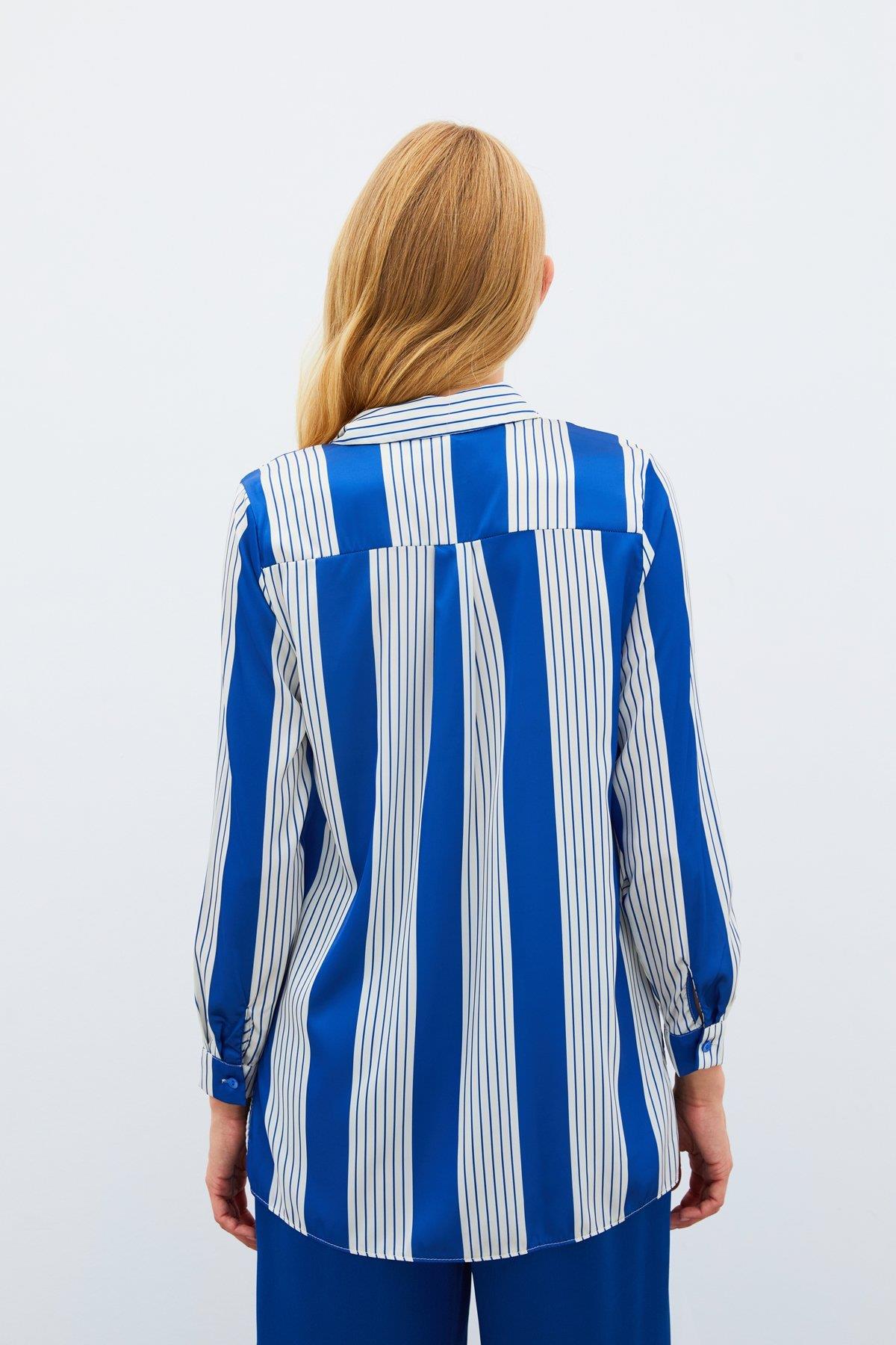 Wholesale Women's Sax Blue Striped Shirt 0033-1508-2505