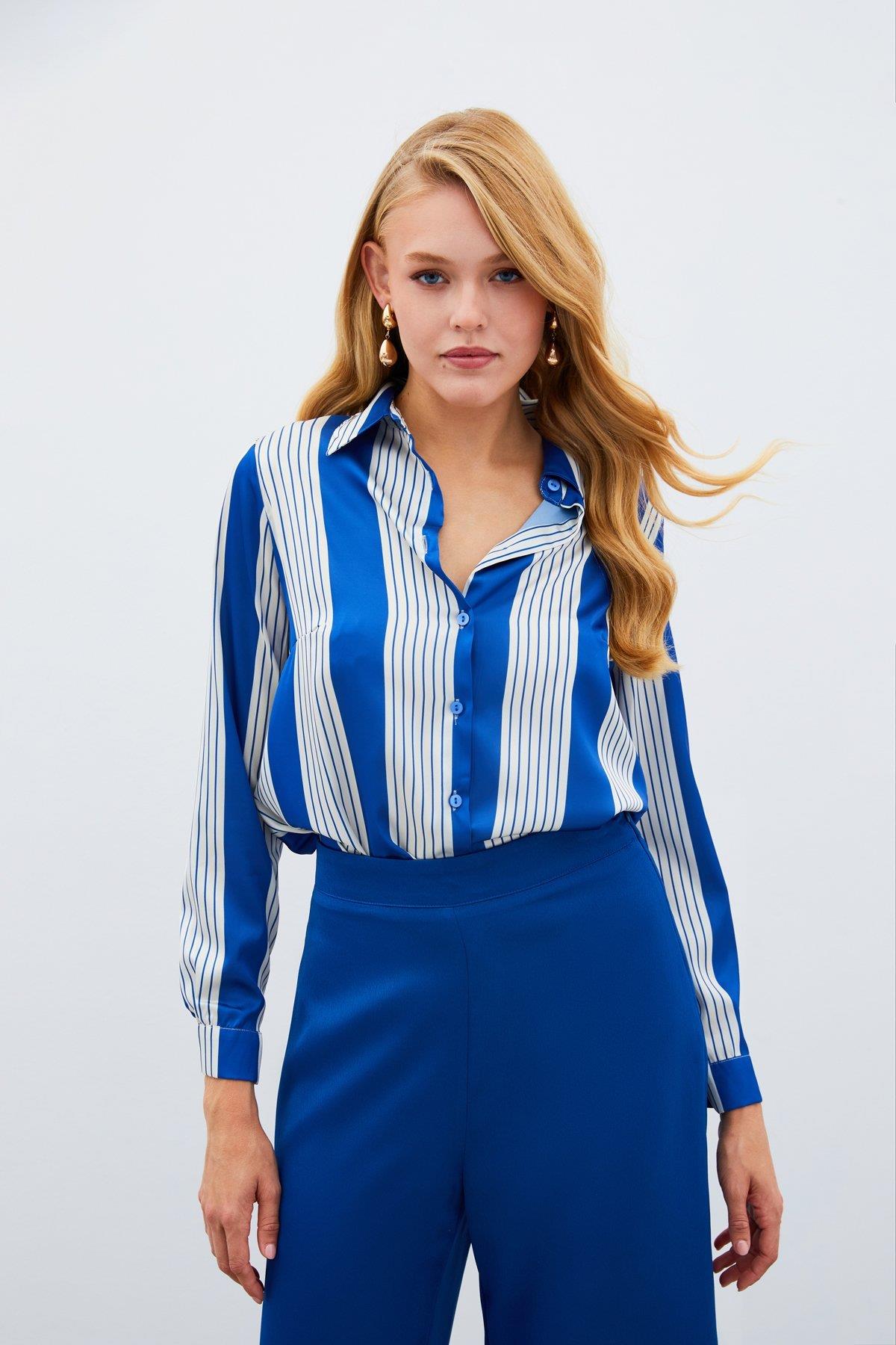 Wholesale Women's Sax Blue Striped Shirt 0033-1508-2505