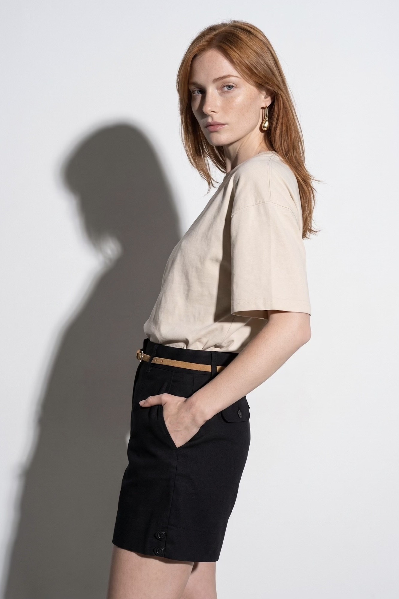 Wholesale Women's Stone Beige Crew-Neck Basic T-Shirt 0431-31017