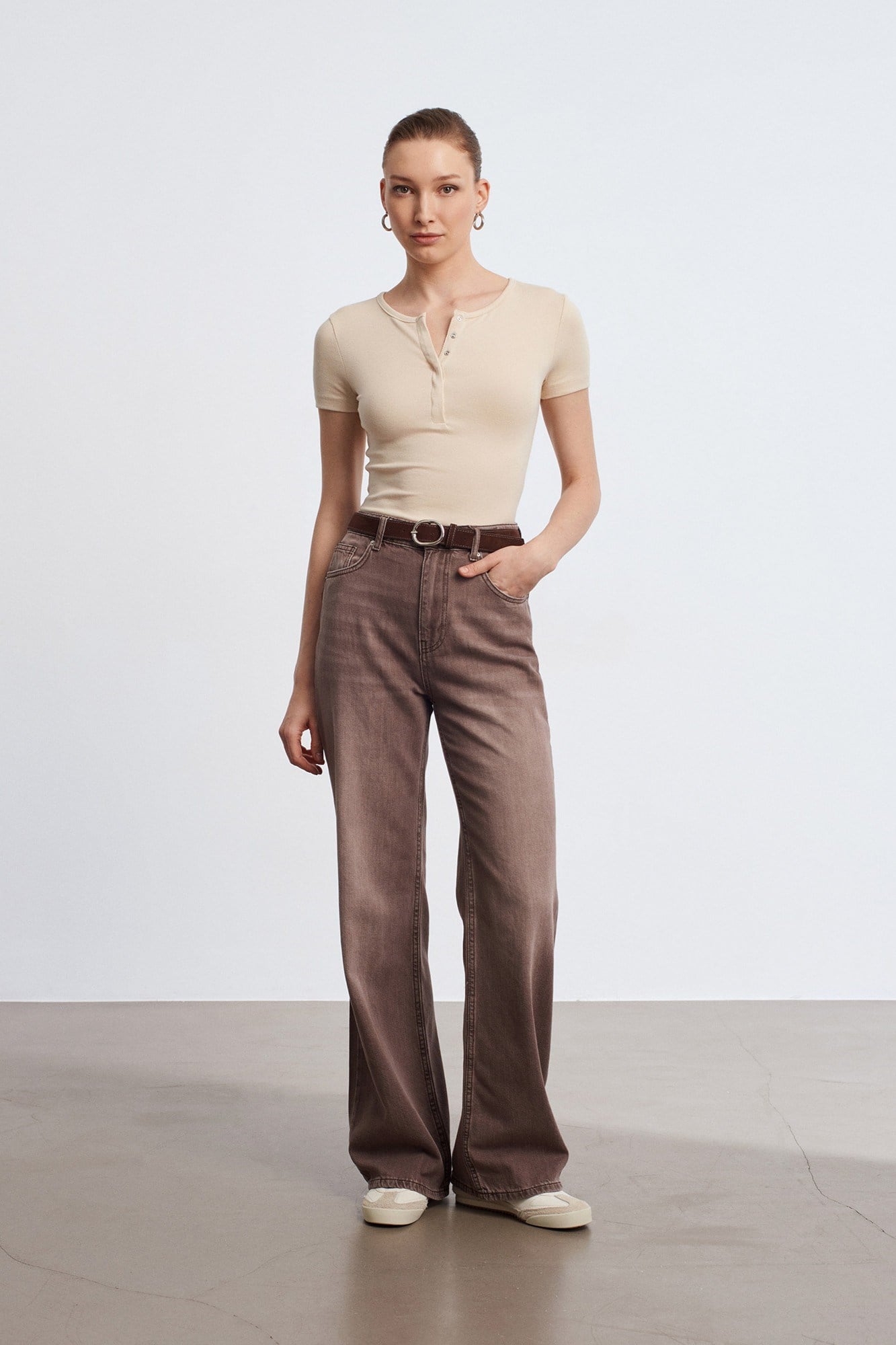 Wholesale Women's Stone Beige Modal-Cotton Snap-Button Cropped Tee 0431-31704
