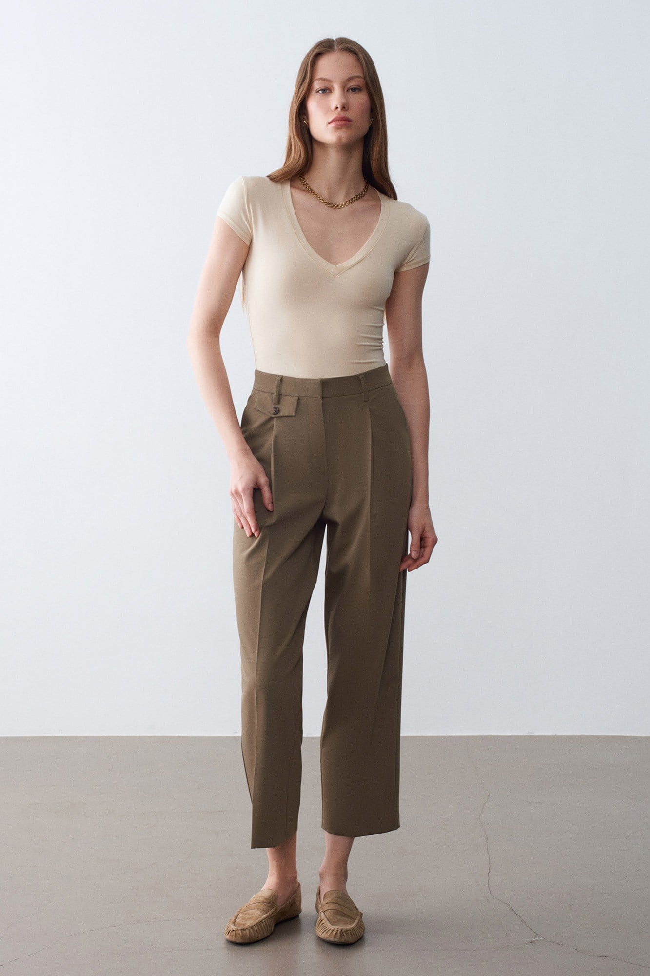 Wholesale Women's Stone Beige Supima Cotton V-Neck Tee 0431-32799