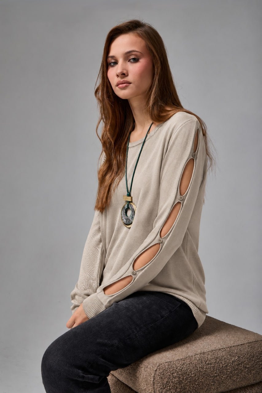 Wholesale Women's Stone Gray Buttoned Cut-Out Sleeve Knit Sweater 0037-3727