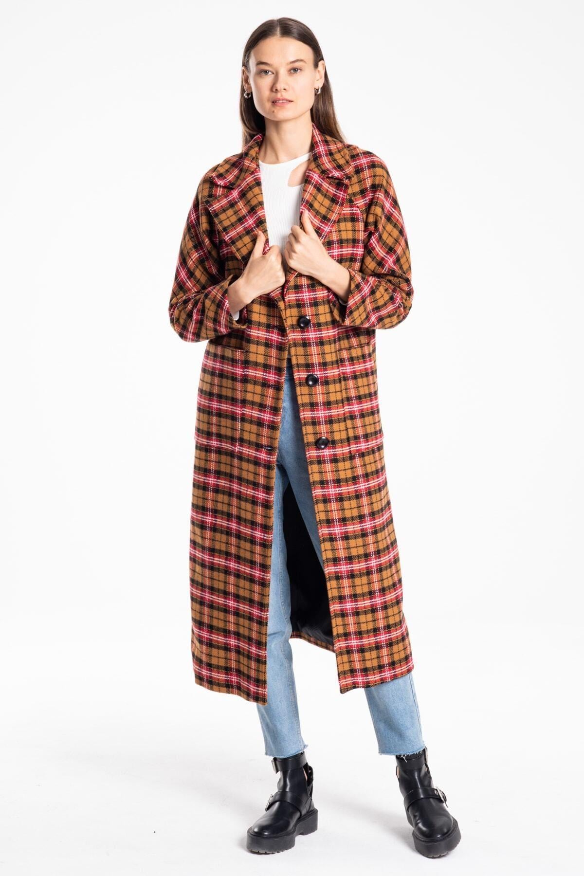 Wholesale Women's Tan Black Red Coat