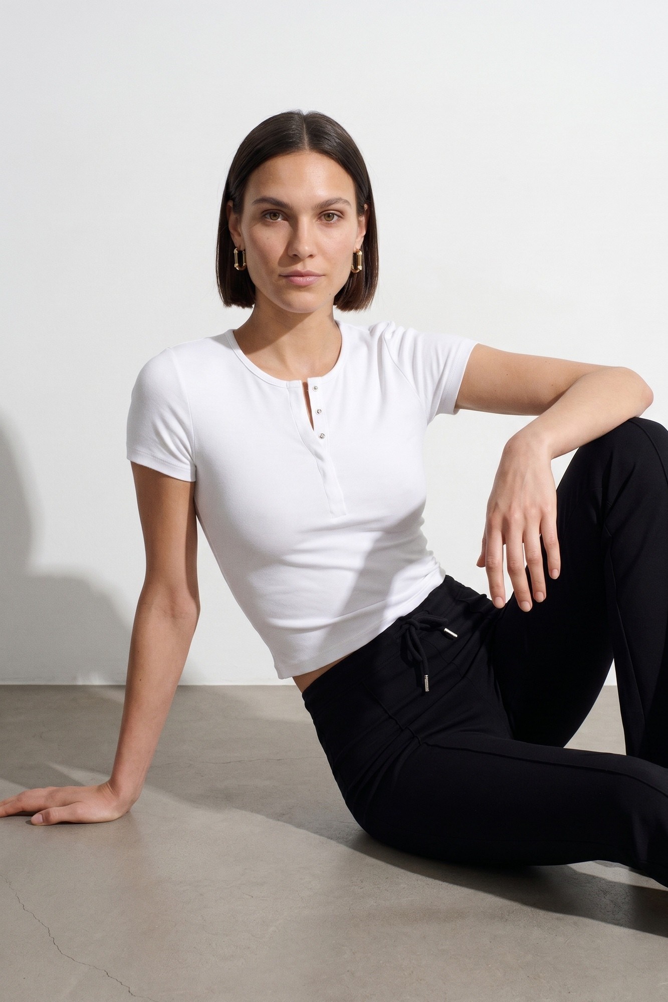 Wholesale Women's White Modal-Cotton Snap-Button Cropped Tee 0431-31704