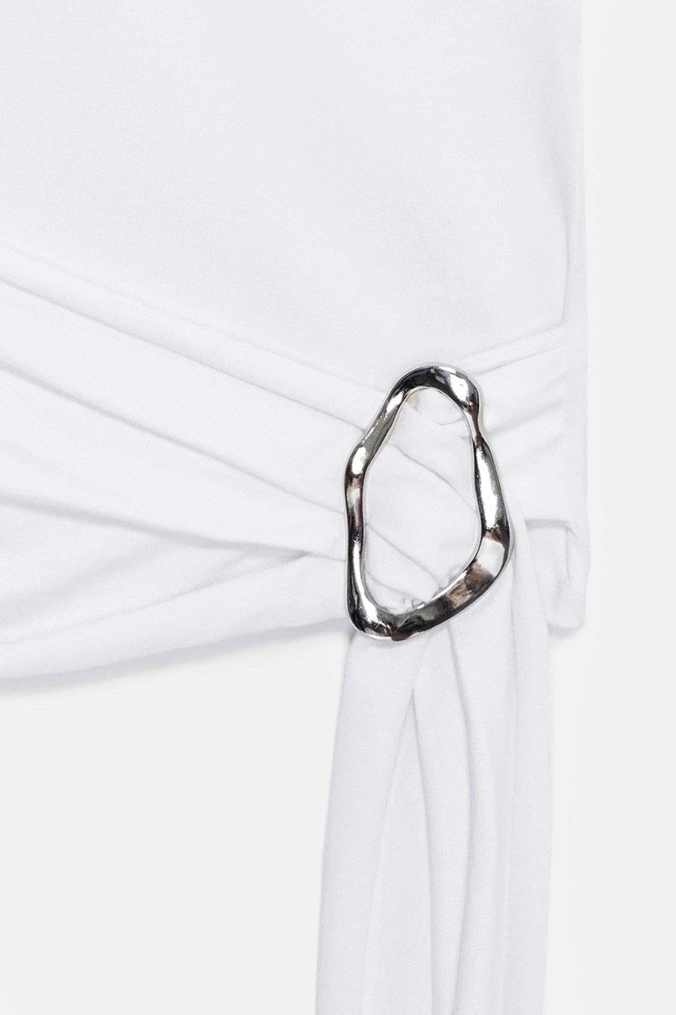 Wholesale Women's White One-Shoulder Buckle-Detailed Draped Top 0431-32877