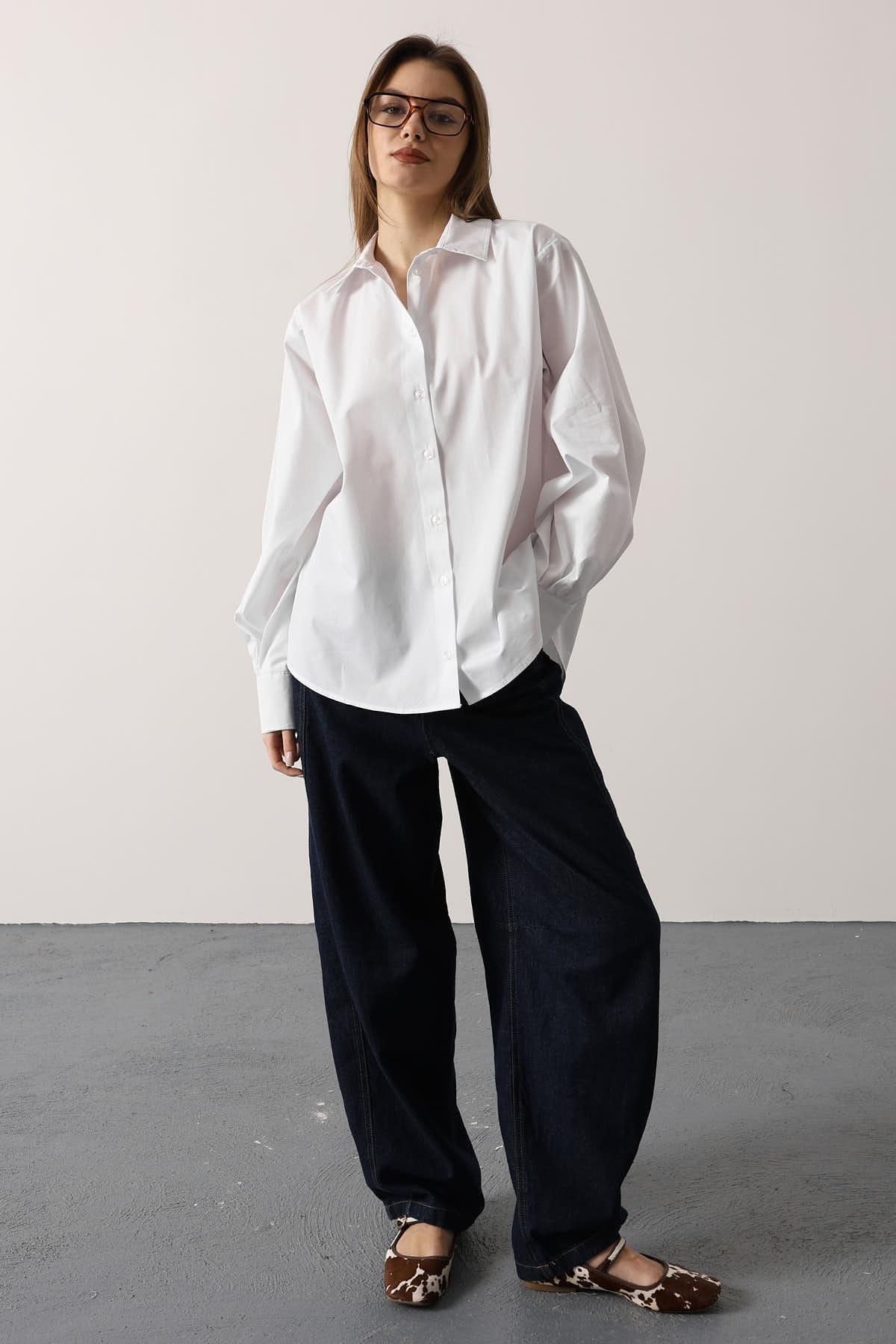 Wholesale Women's White Oversized Shirt with Bishop Sleeves 0061-34510