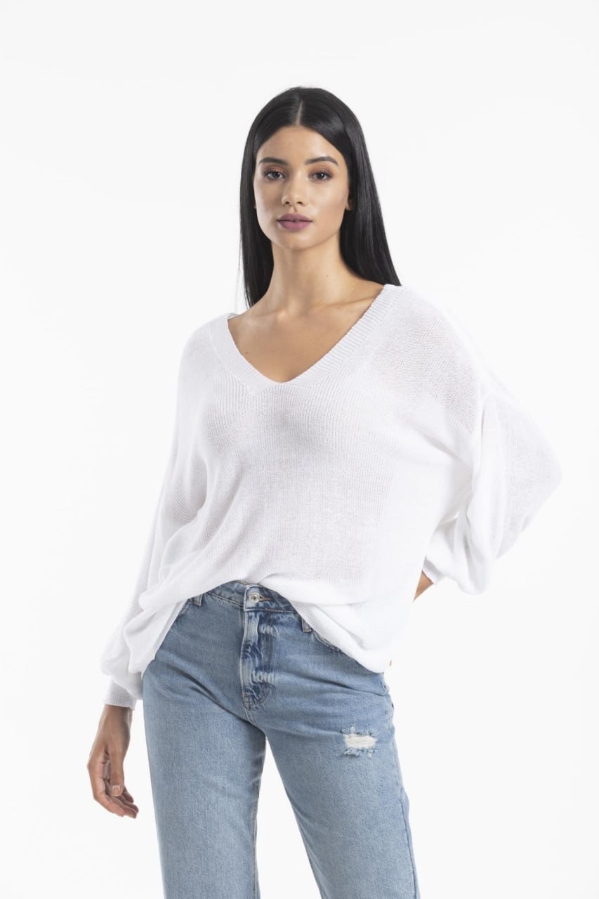 Wholesale Women's White Relaxed-Fit Mercerized Knit Sweater with Front and Back V-Neck 0037-3276