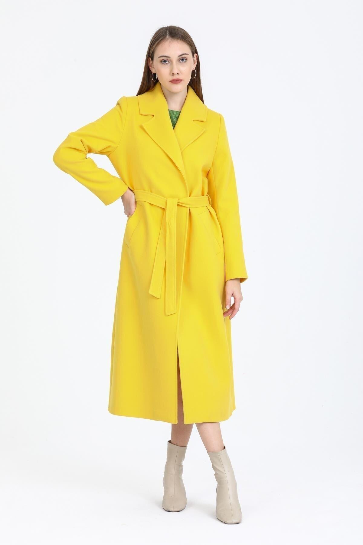 Wholesale Women's Yellow Lapel Long Belted Pocketed Coat