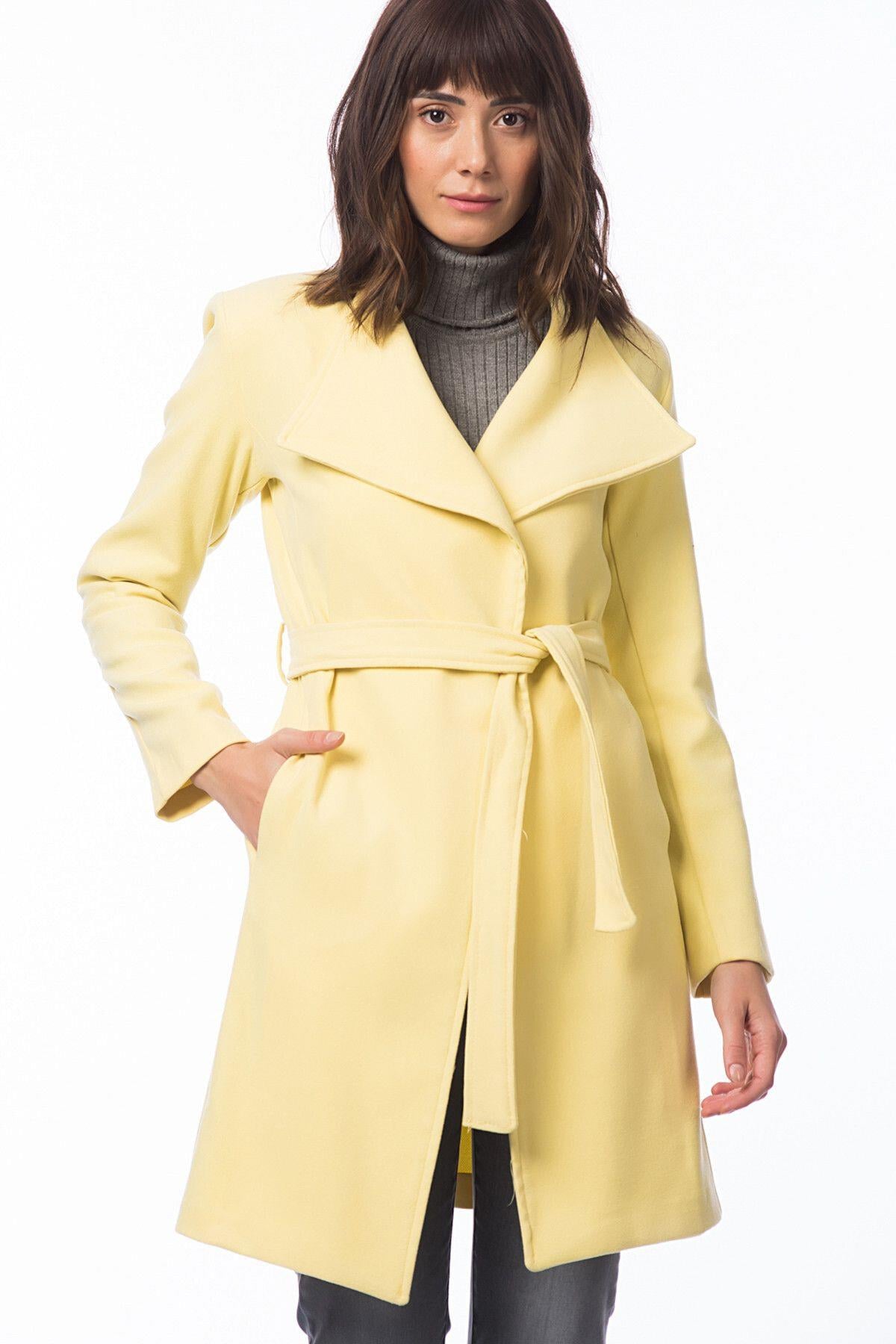 Wholesale Women's Yellow Shawl Collar Coat