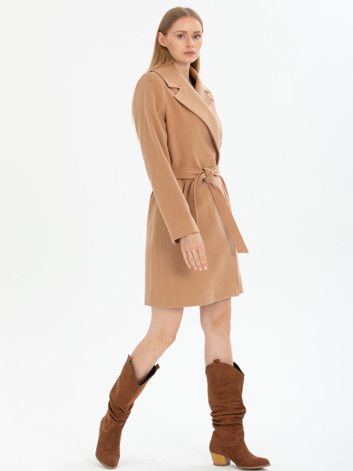 Women coat with belt wholesale Beige color 670518