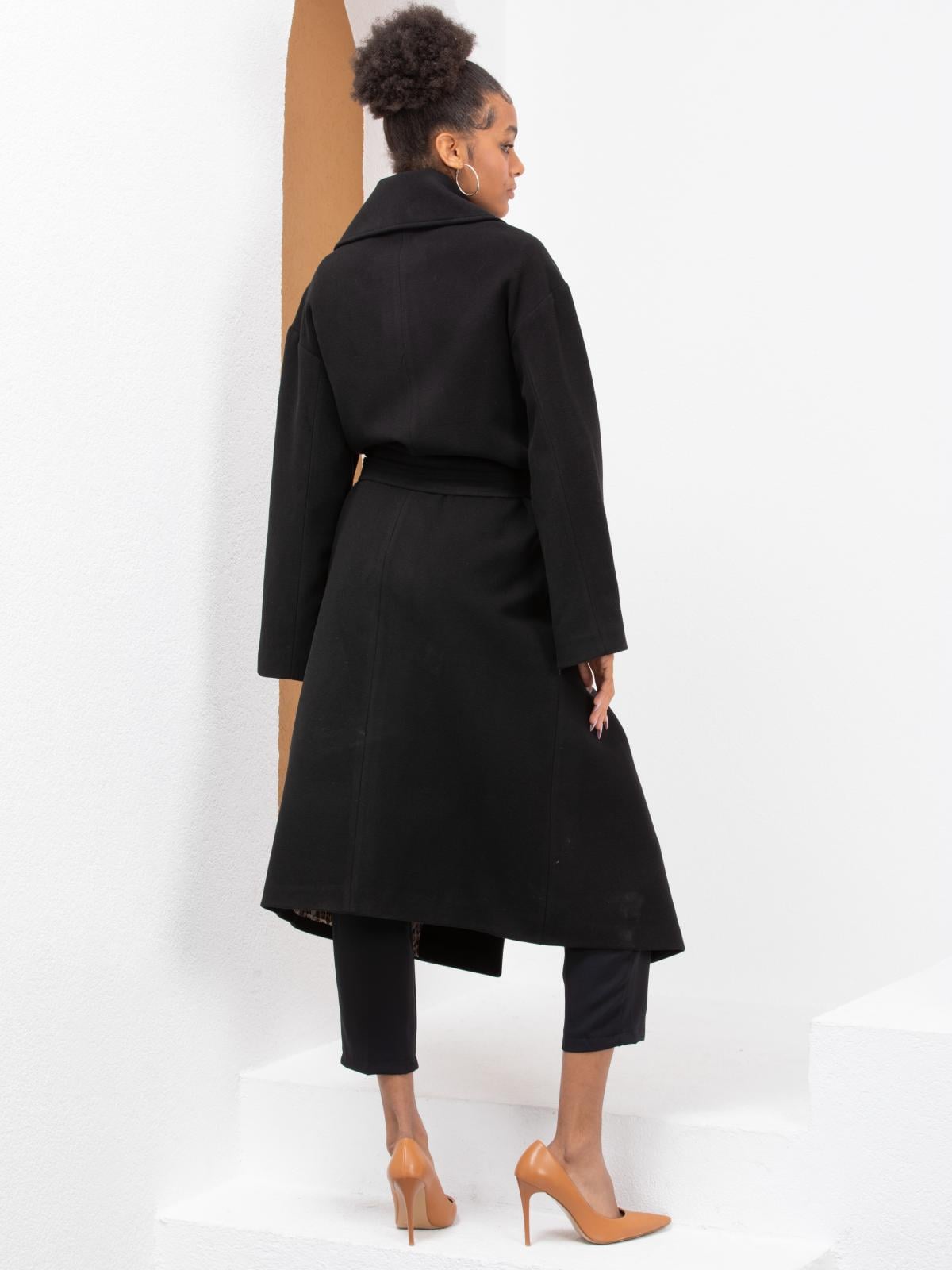 Women coat with belt wholesale Black color 669367