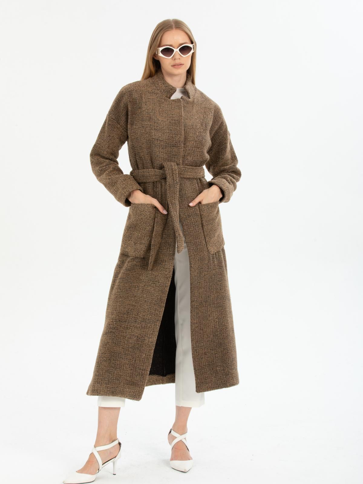Women coat with belt wholesale Brown color 670469