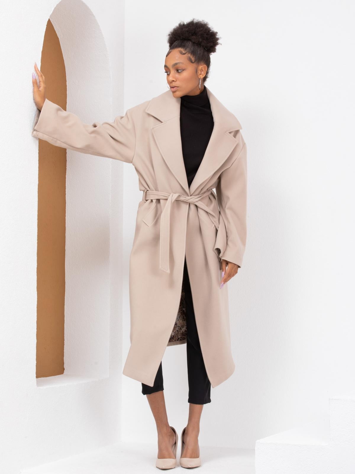 Women coat with belt wholesale Cream color 669369