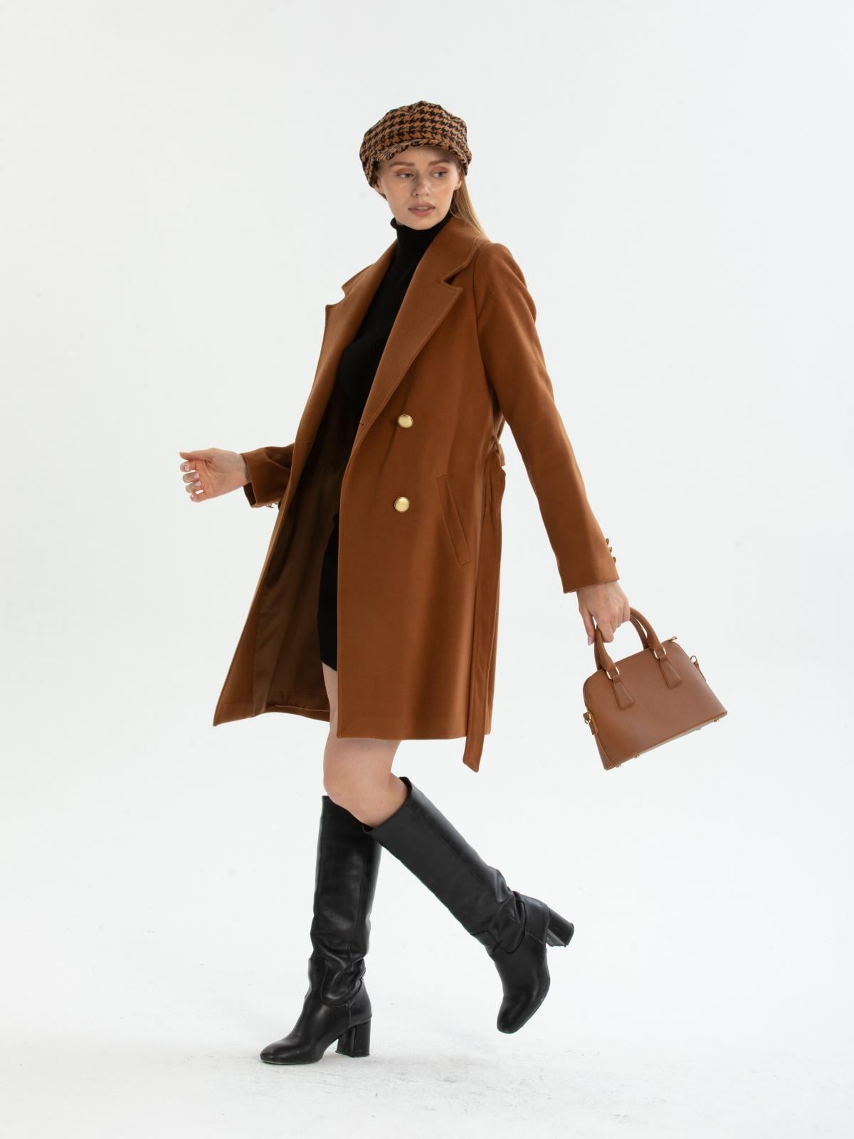 Women four-buttons coat with belt wholesale Camel color 670496