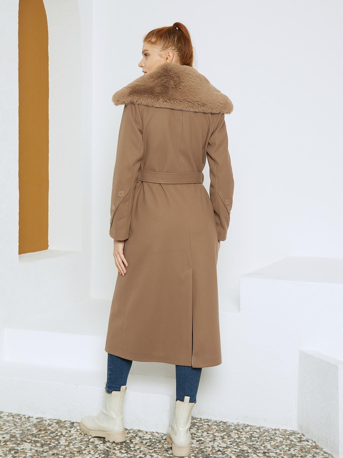 Women knee-length coat with removable fur collar wholesale Sandalwood color 679708