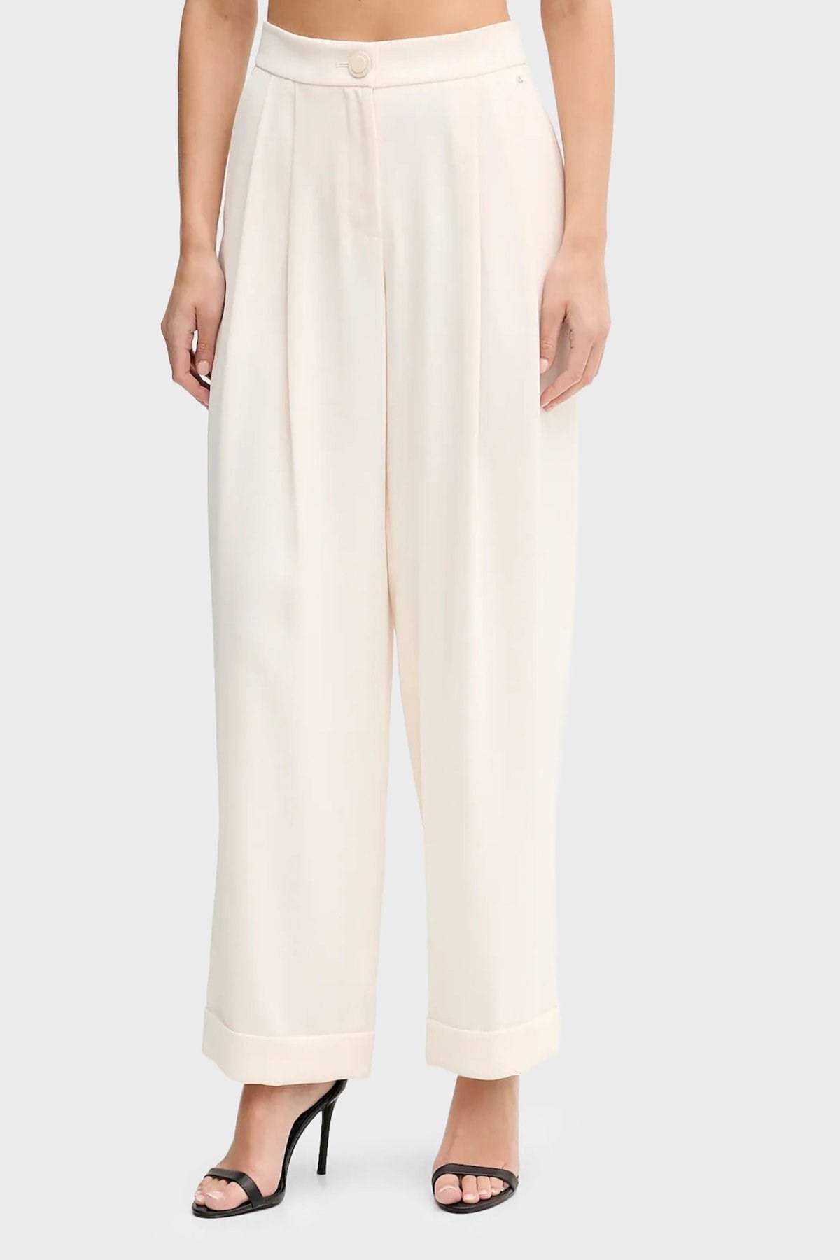 Armani Exchange Armani Exchange Kadın Regular Fit Normal Bel Pileli Geniş Paça Ekru Pantolon XW001826 AF16125-U1003