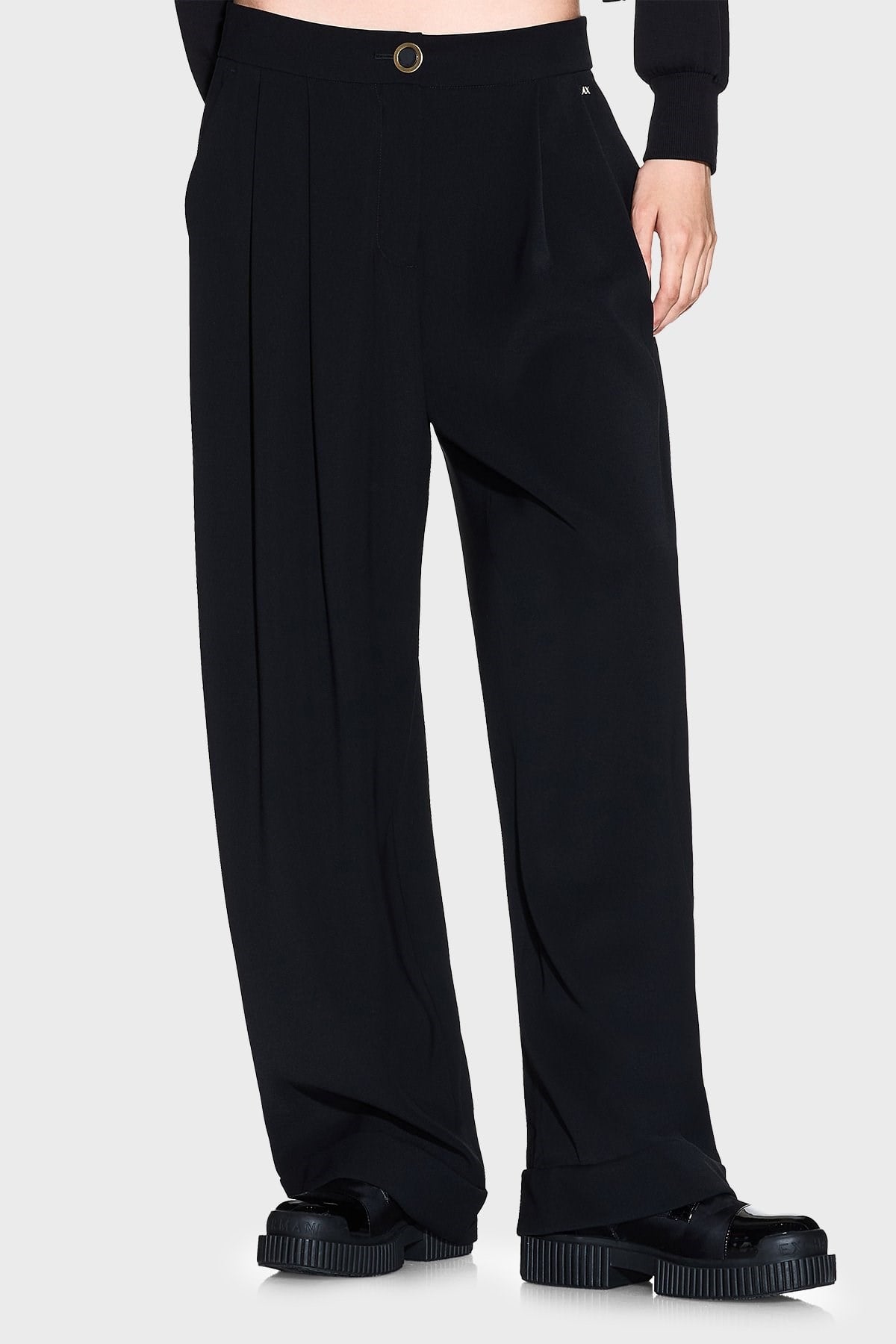 Armani Exchange Armani Exchange Kadın Regular Fit Normal Bel Pileli Geniş Paça Siyah Pantolon XW001826 AF16125-UC001