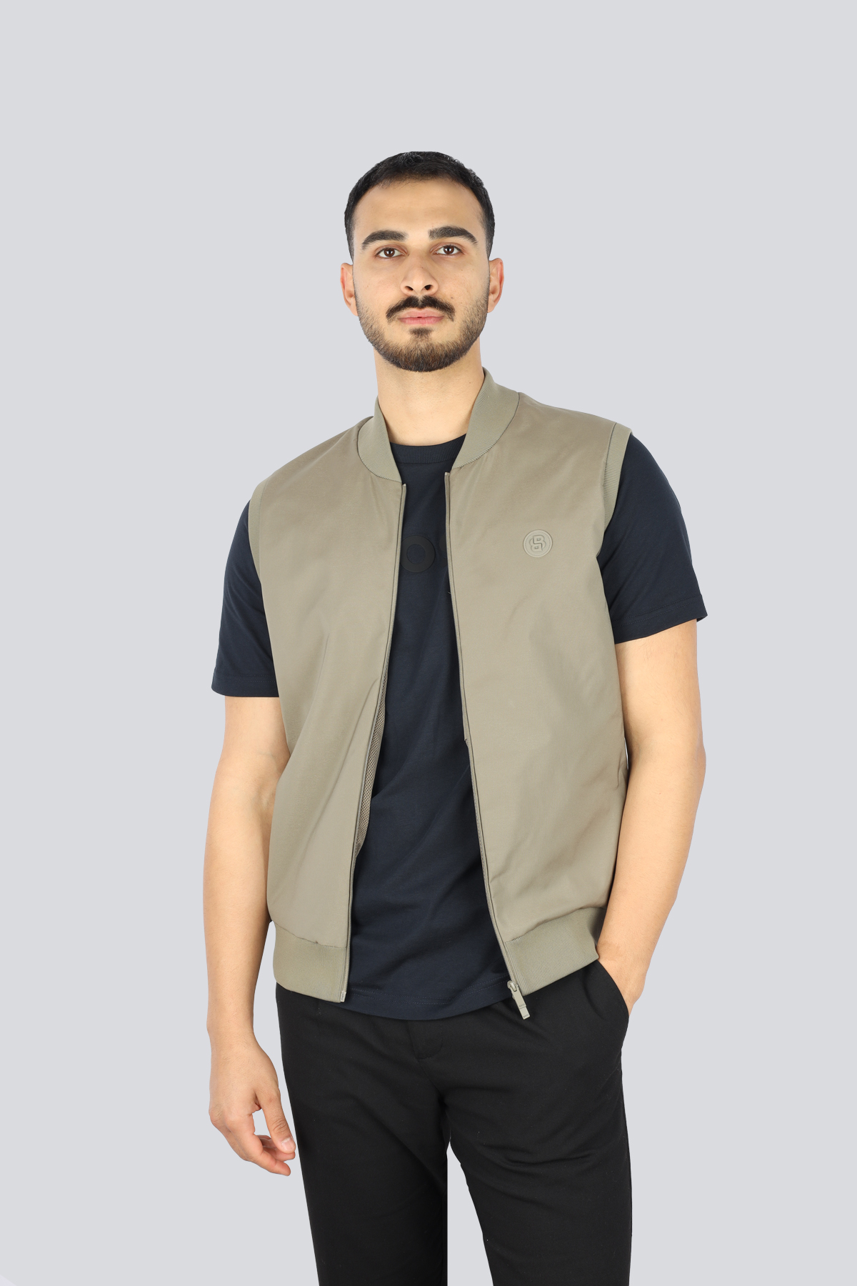 BOSS  BOSS Erkek Regular Fit Kolsuz  Nefes Alabilen Kırışmayan Kumaş Suya ve Rüzgara Dayanıklı 245 Yelek 50543164-245
