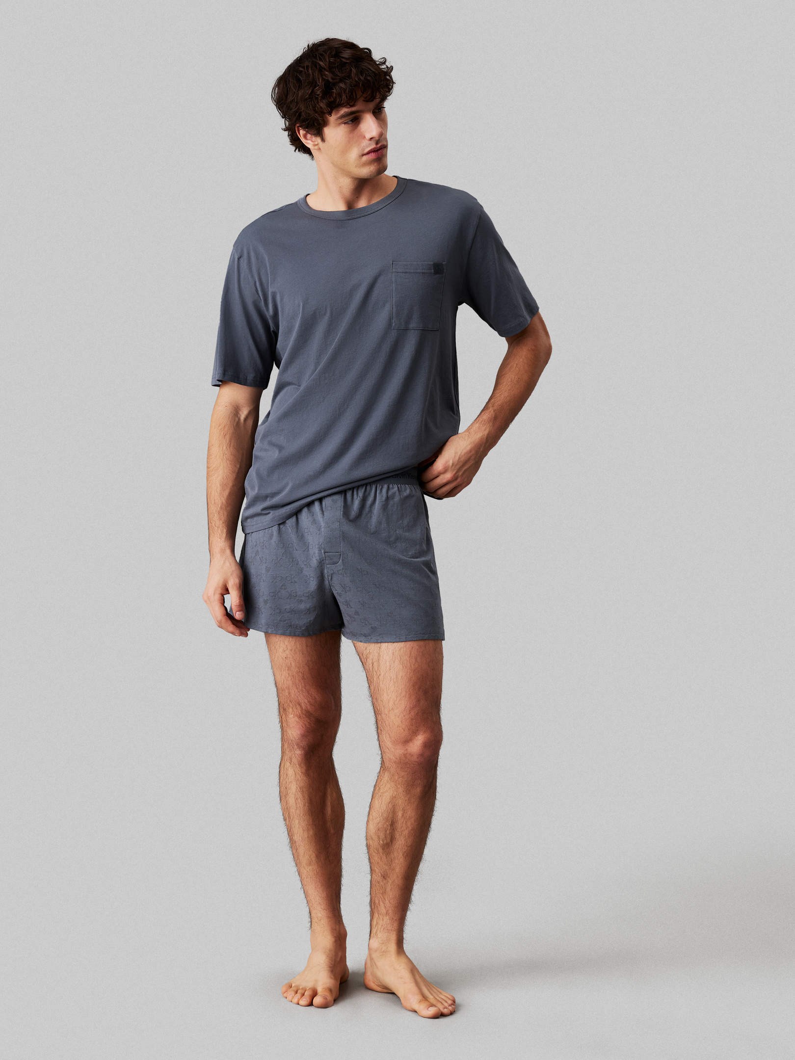 Calvin Klein Calvin Klein Erkek Beli Lastikli Kısa Boy Üzeri CK Desenli Gri İç Çamaşırı Takımı 000NM2662E-RG0