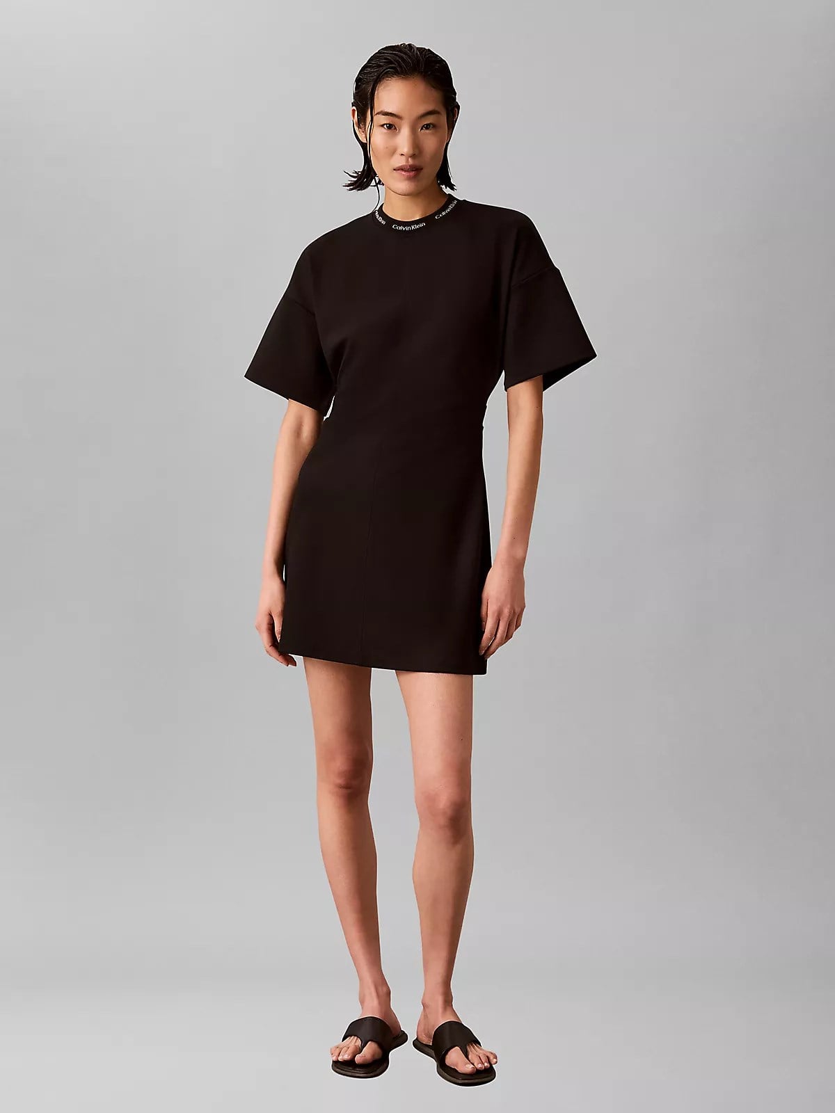 Calvin Klein Calvin Klein Kadın Bisiklet Yaka Calvin Klein Logo Detay Kısa Kol Diz Üstü Siyah Elbise LV047G251G-UB1