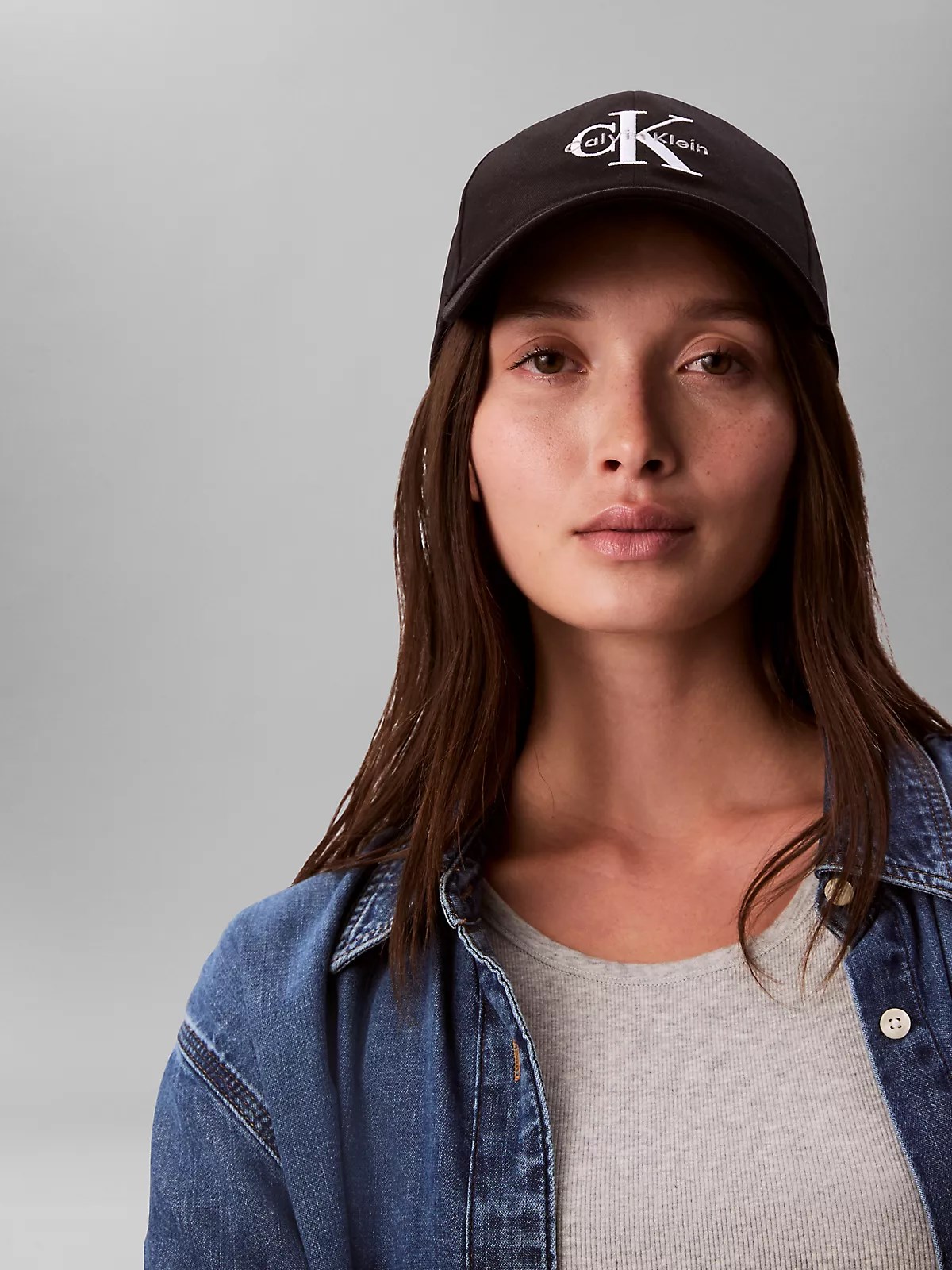 Calvin Klein Calvin Klein Kadın CK Logo İşlemeli Ayarlanabilir Tokalı Siyah Şapka LV04K5026G-UB1