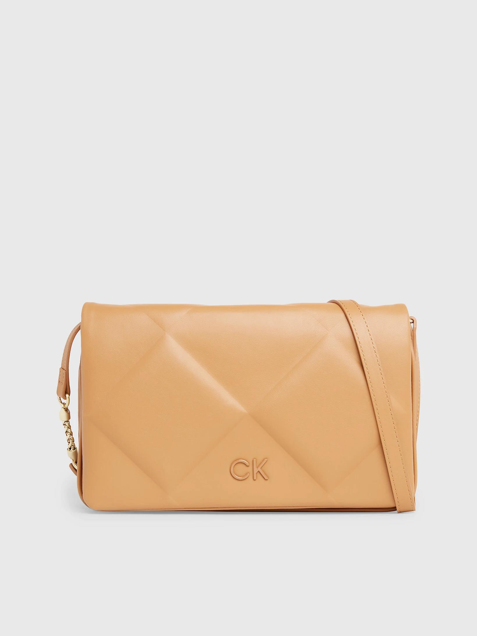 Calvin Klein Calvin Kleın Kadın Deri Marka Logolu Askılıklı Fermuarlı Kahverengi Omuz Çantası K60K611021-GA5